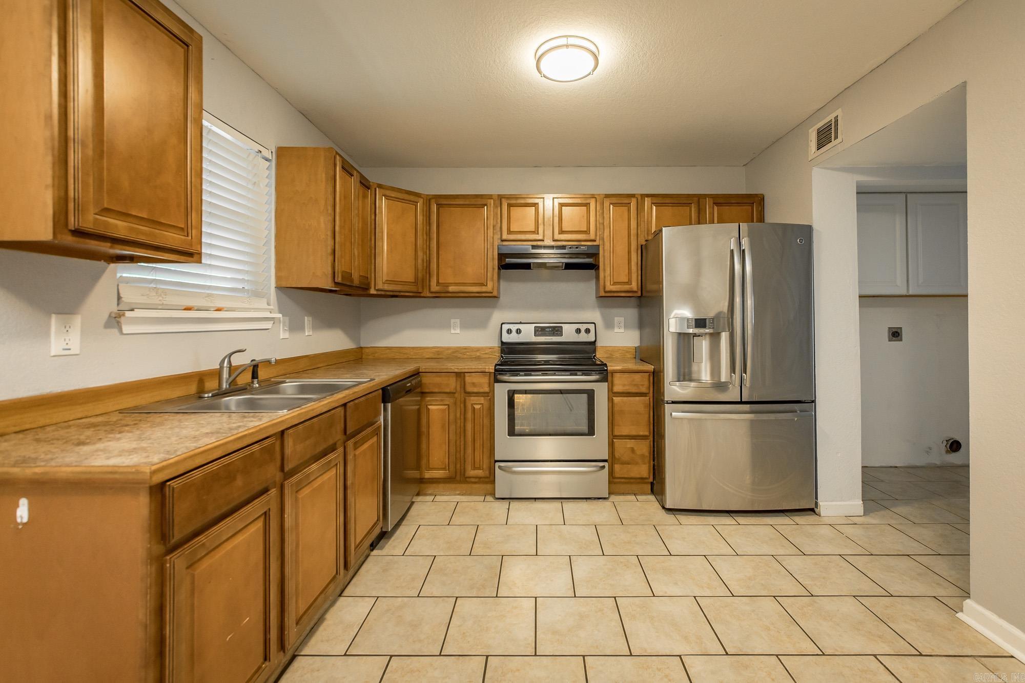 219 S Center  Conway, AR