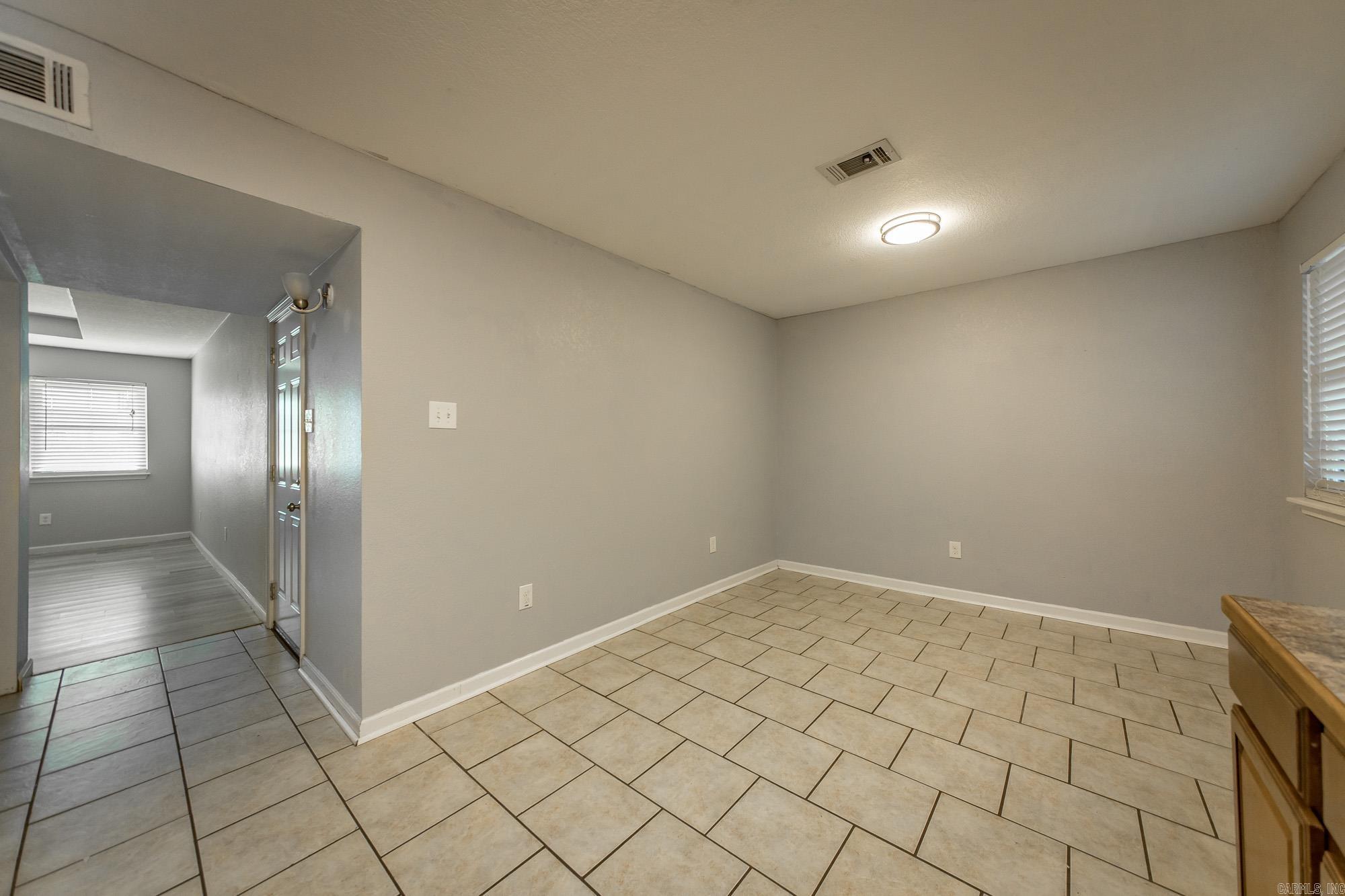 219 S Center  Conway, AR