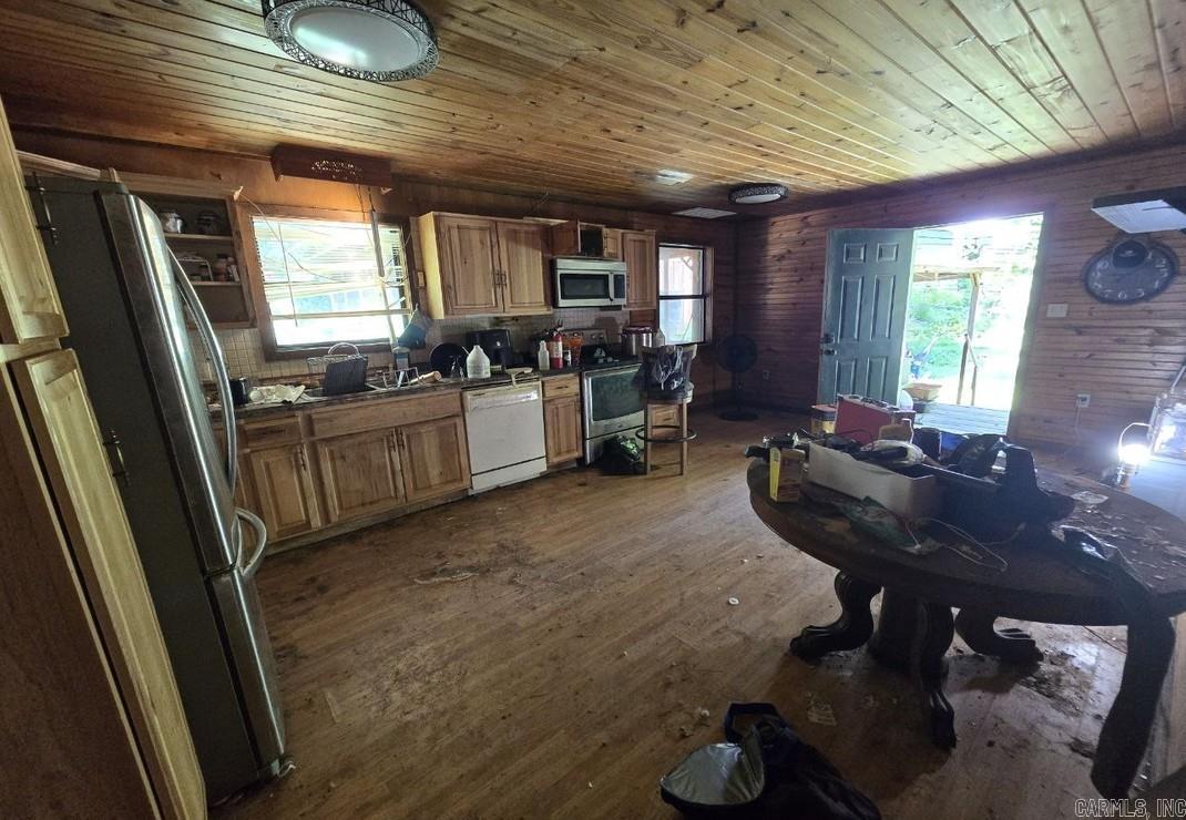 9120 Herpel  Mountain View, AR