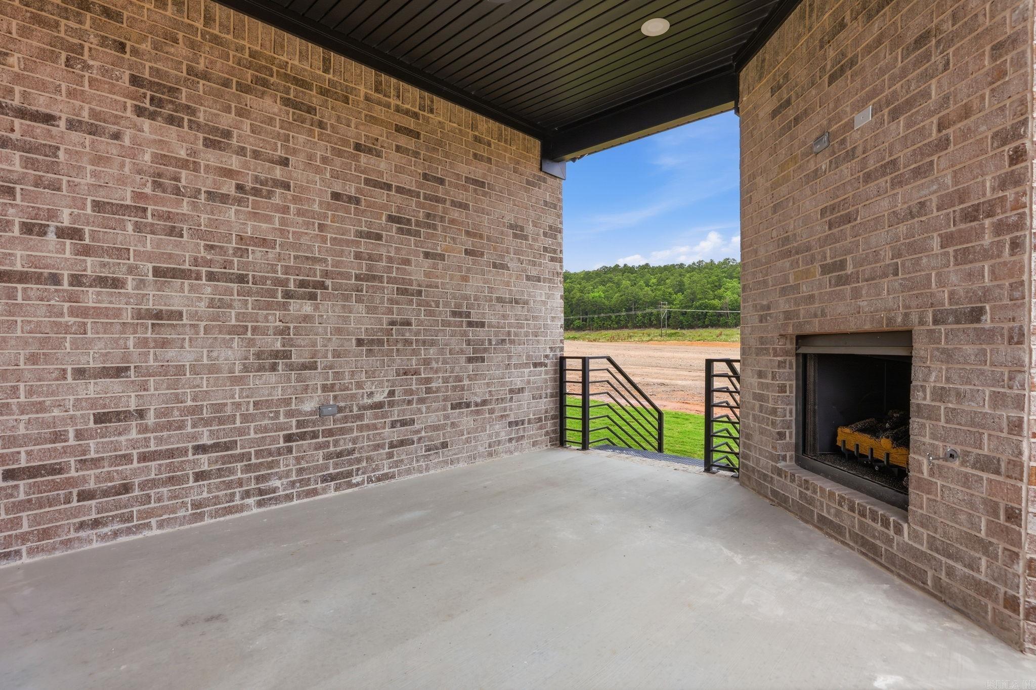 32 Mountain Brook  Little Rock, AR