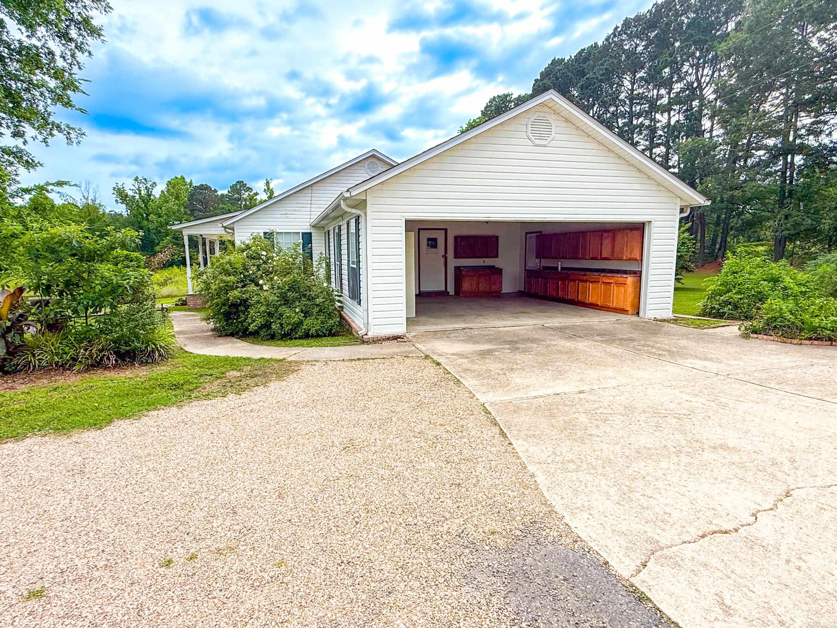 347 Deroche  Bismarck, AR