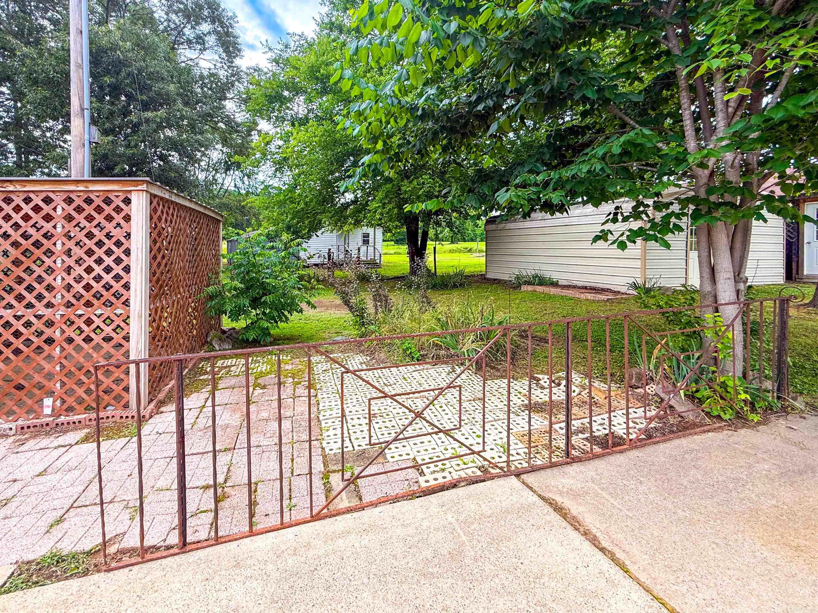 347 Deroche  Bismarck, AR