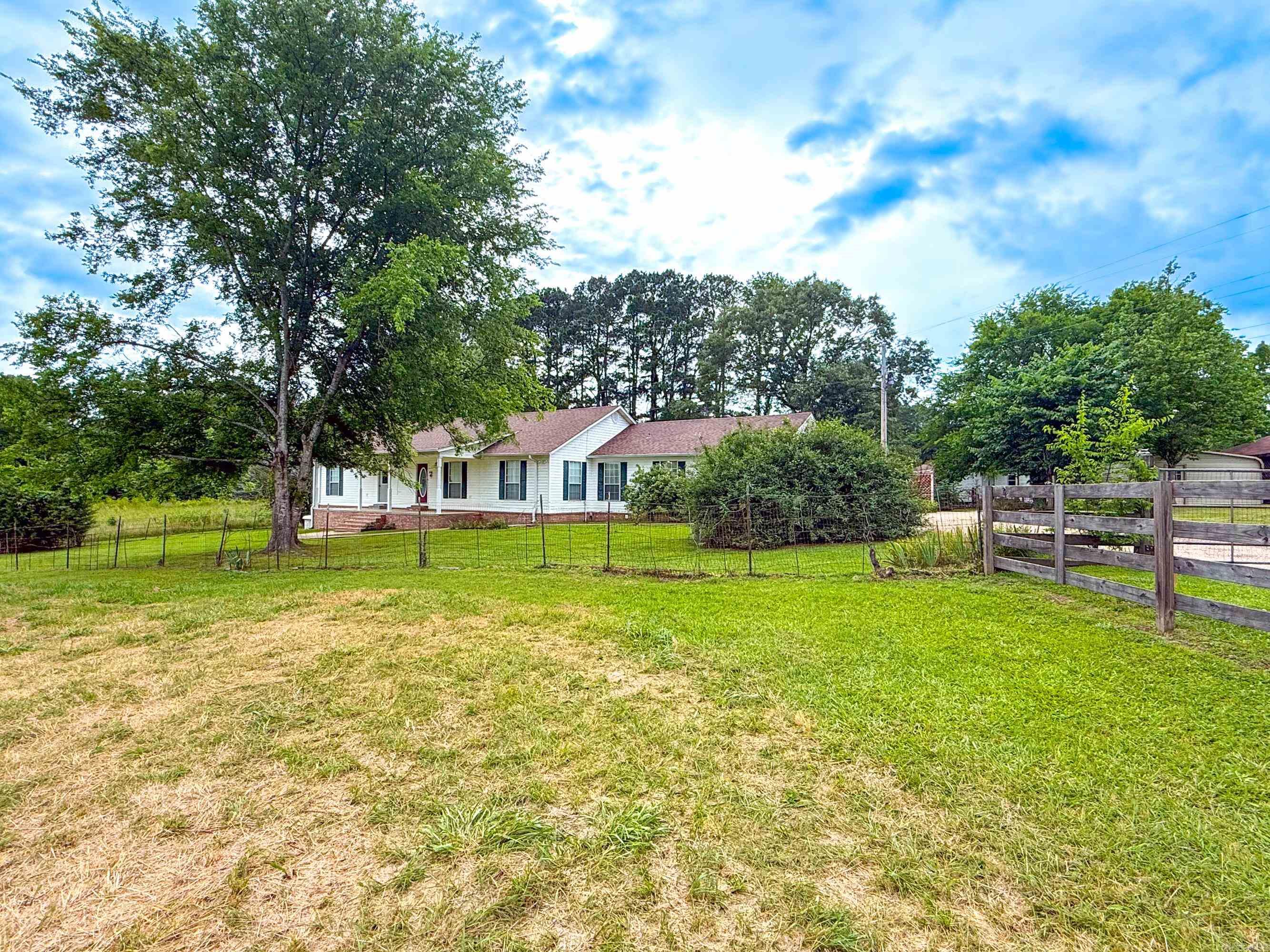 347 Deroche  Bismarck, AR