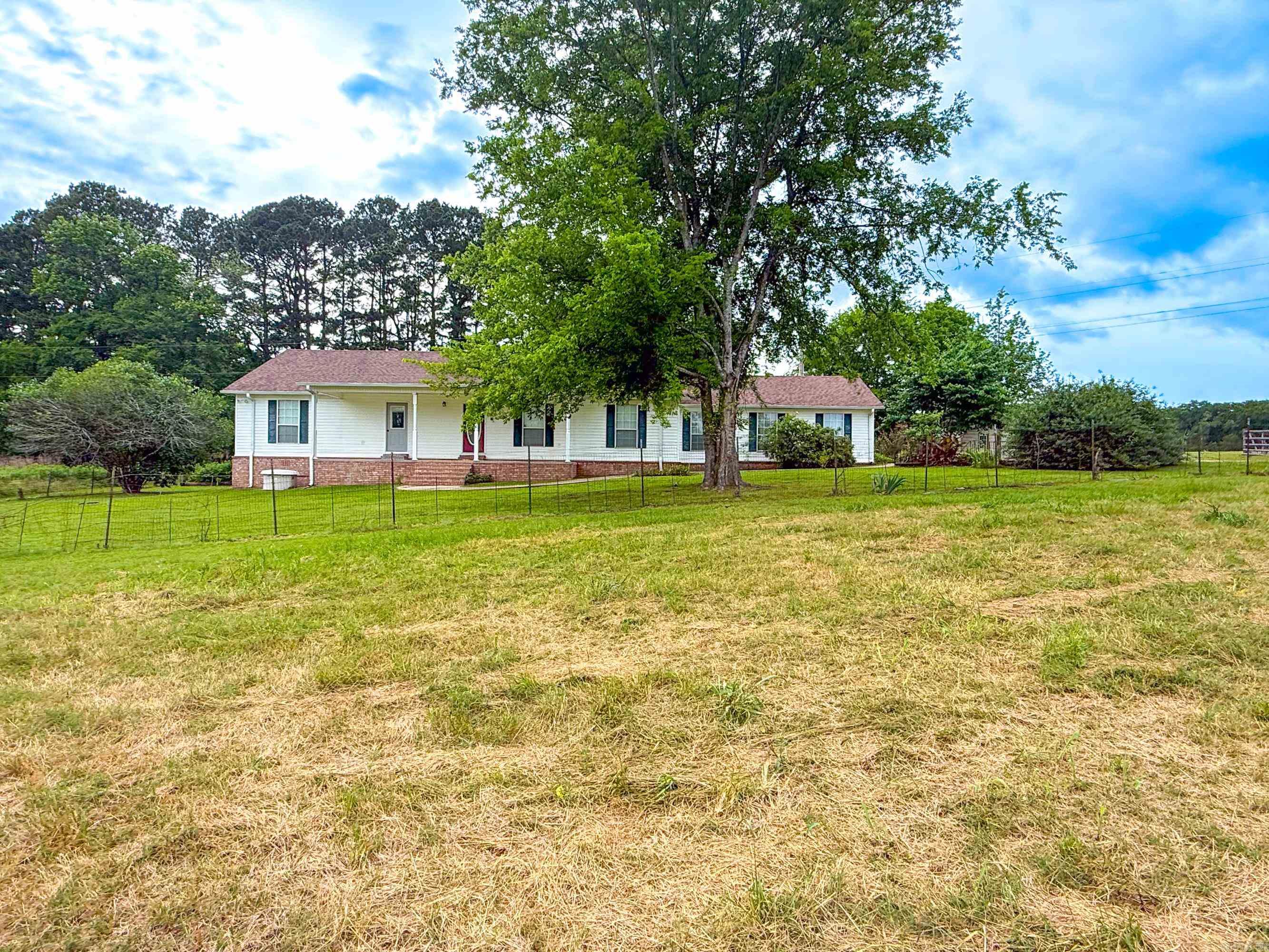 347 Deroche  Bismarck, AR