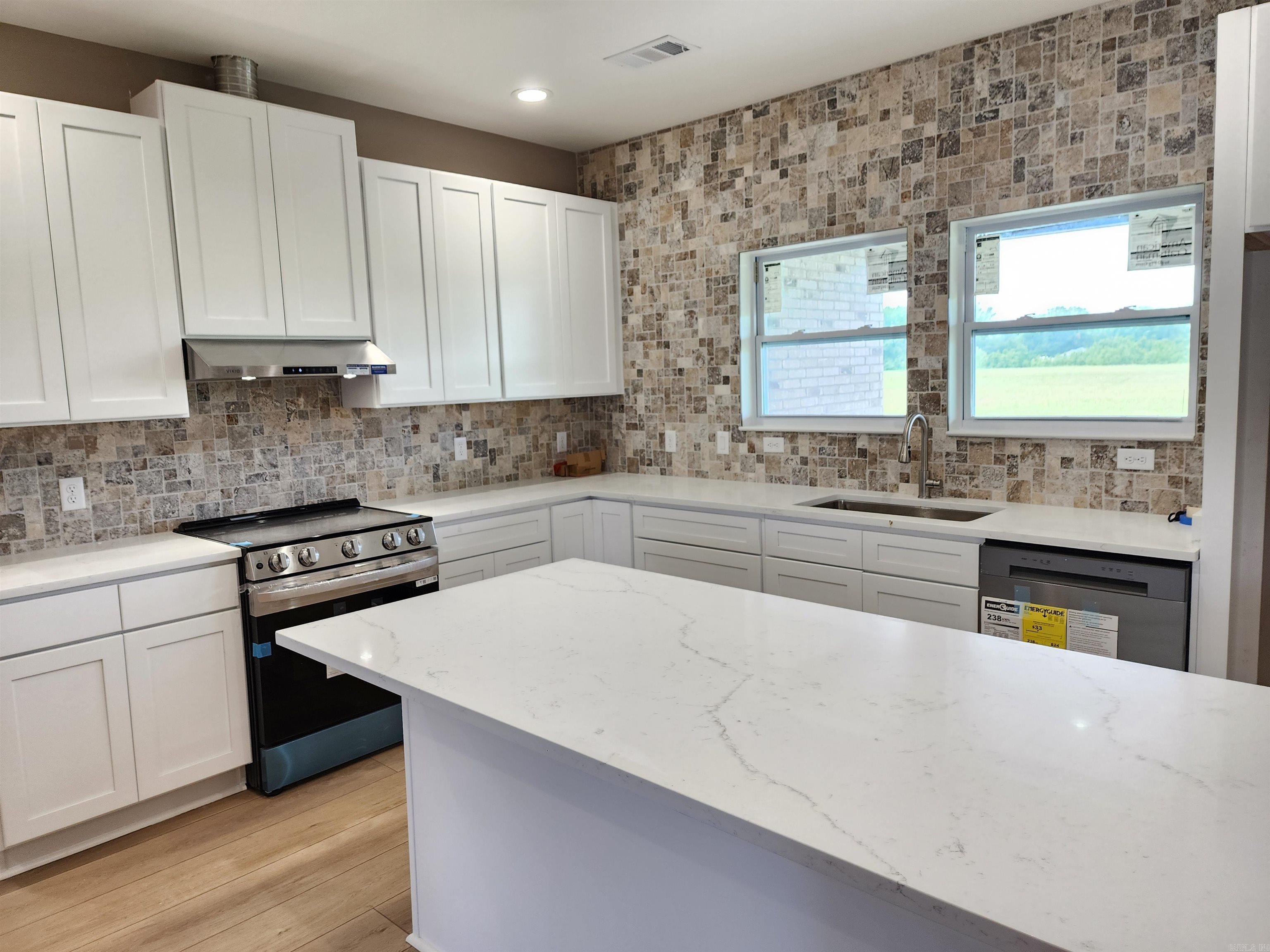 328 Walker  Higginson, AR