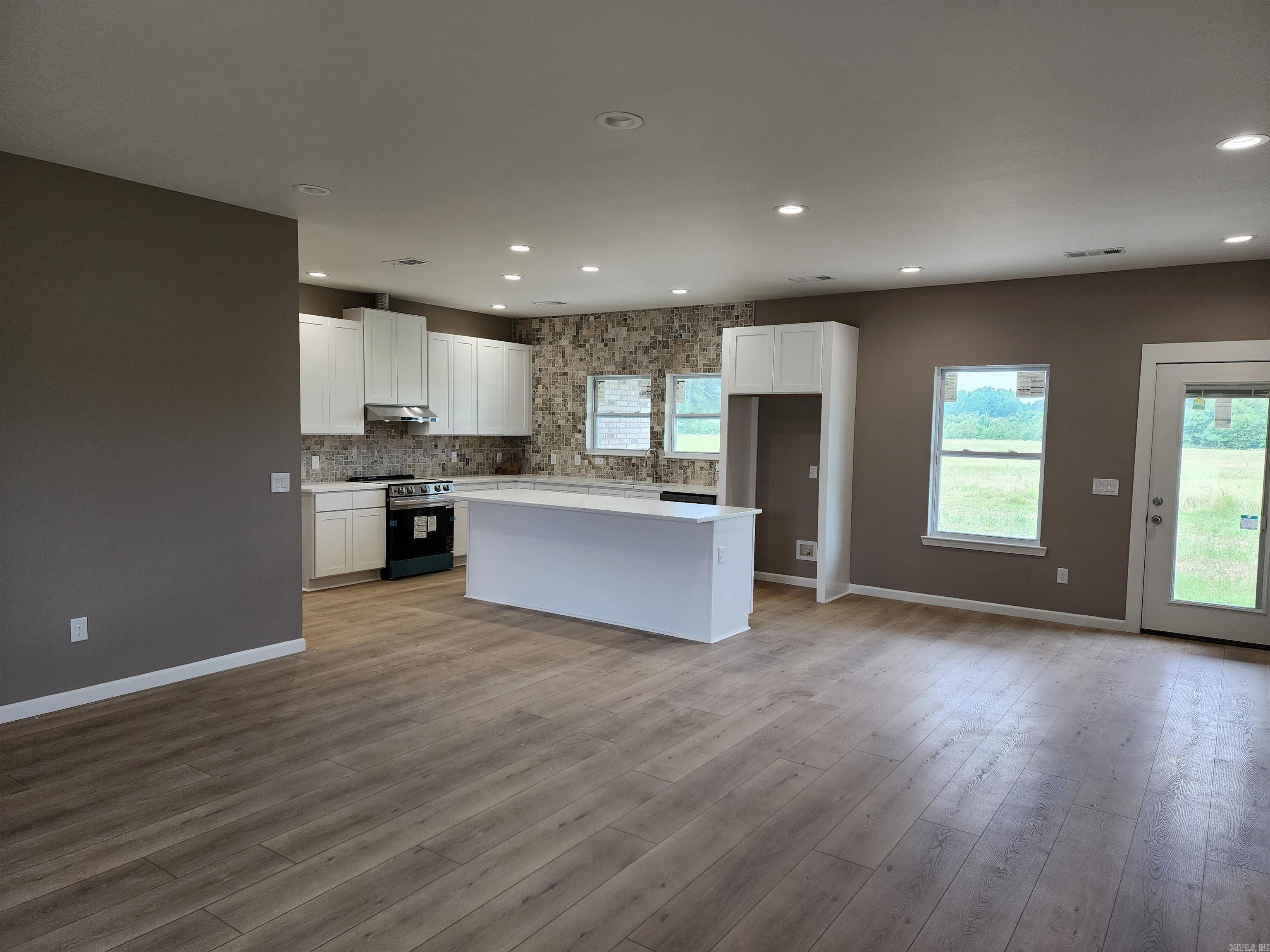 328 Walker  Higginson, AR
