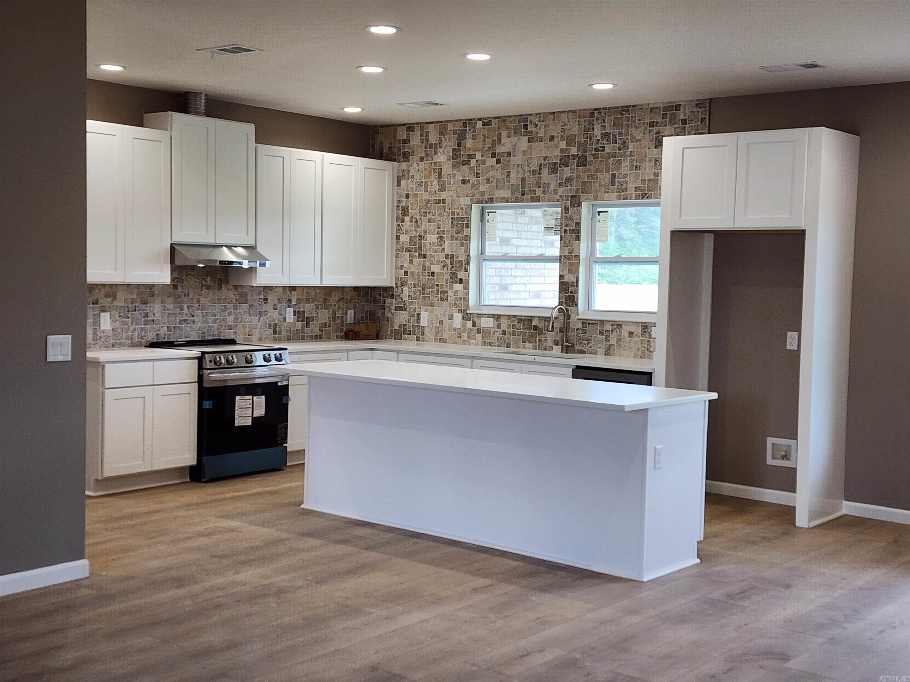 328 Walker  Higginson, AR