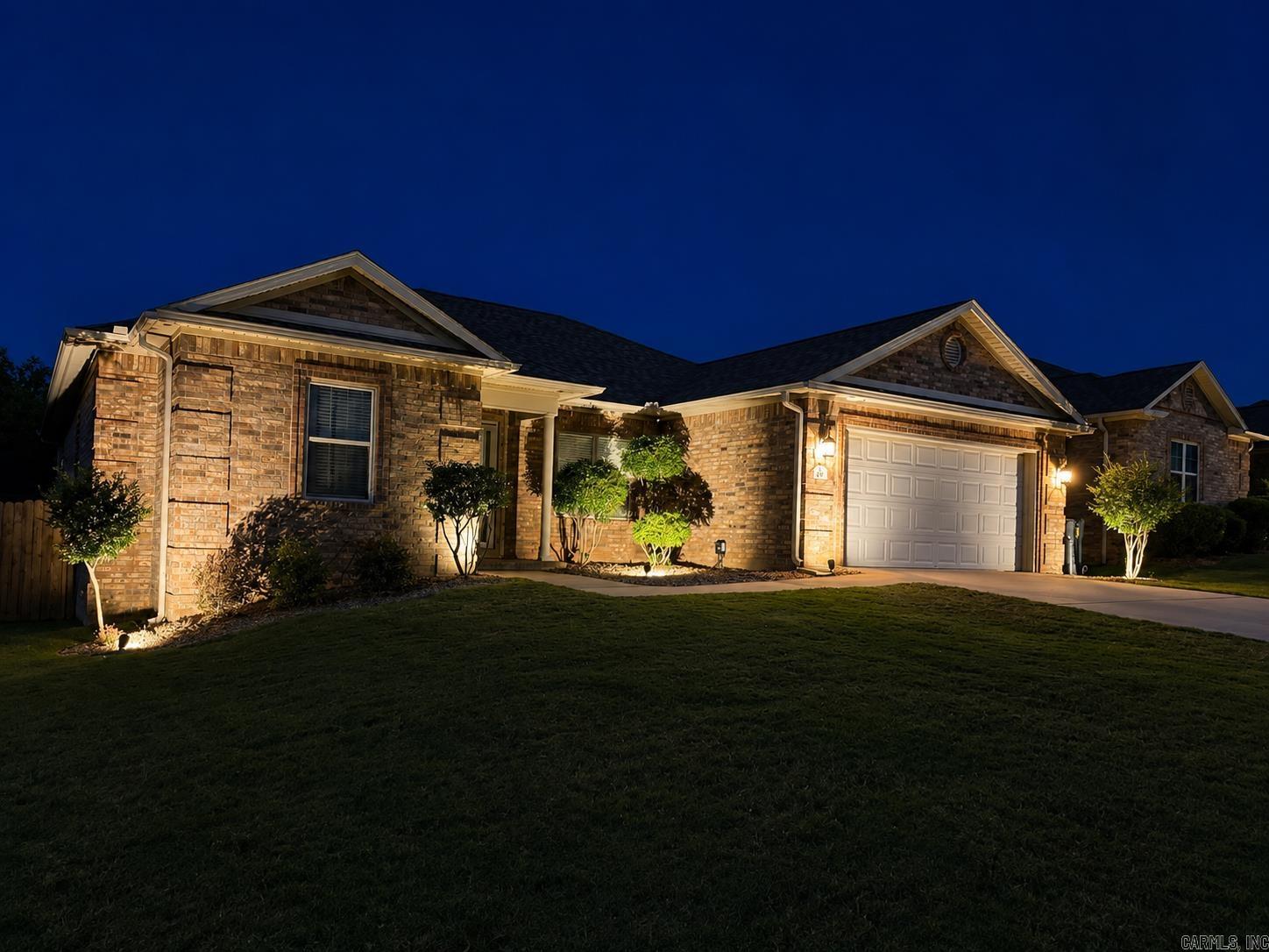 26 Huntington  Austin, AR