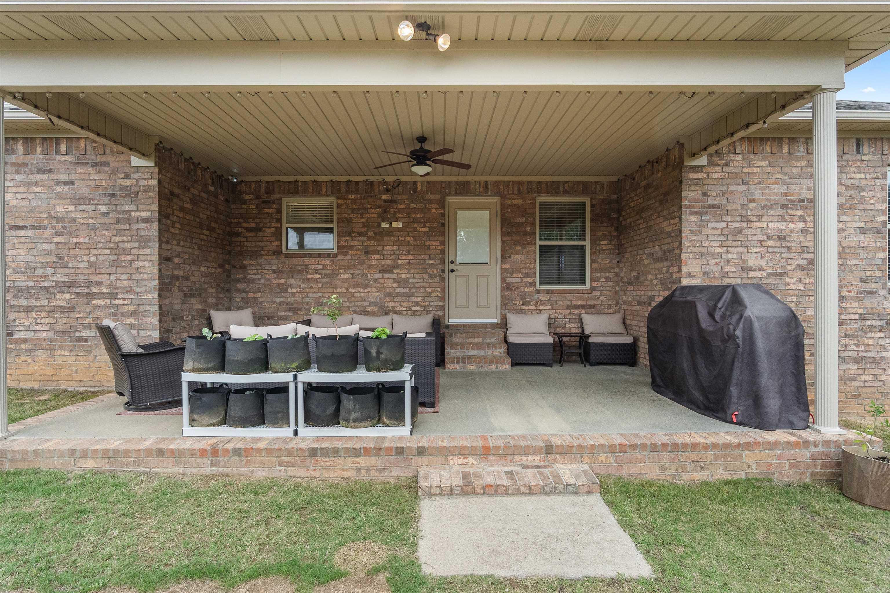 26 Huntington  Austin, AR