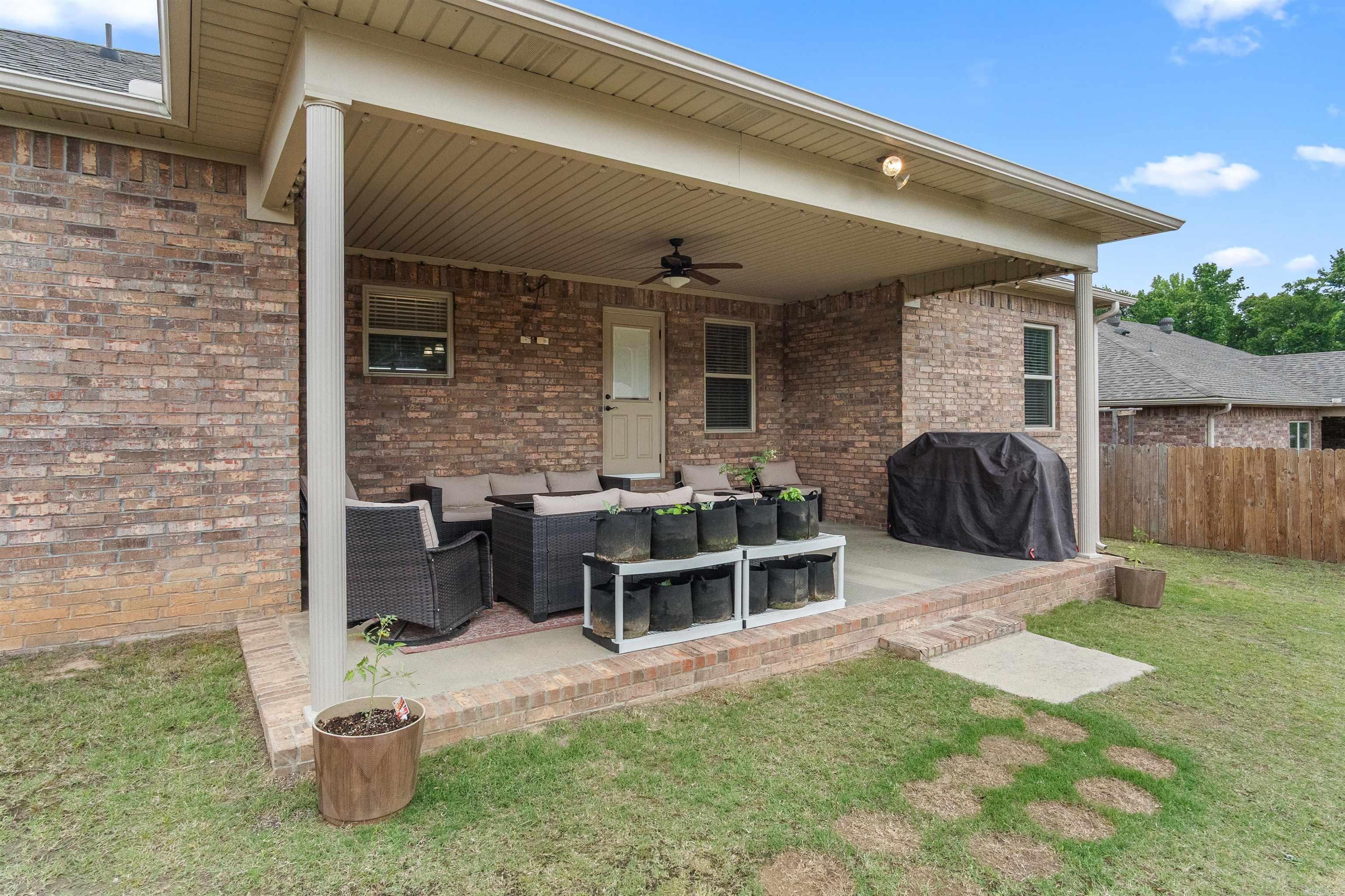 26 Huntington  Austin, AR