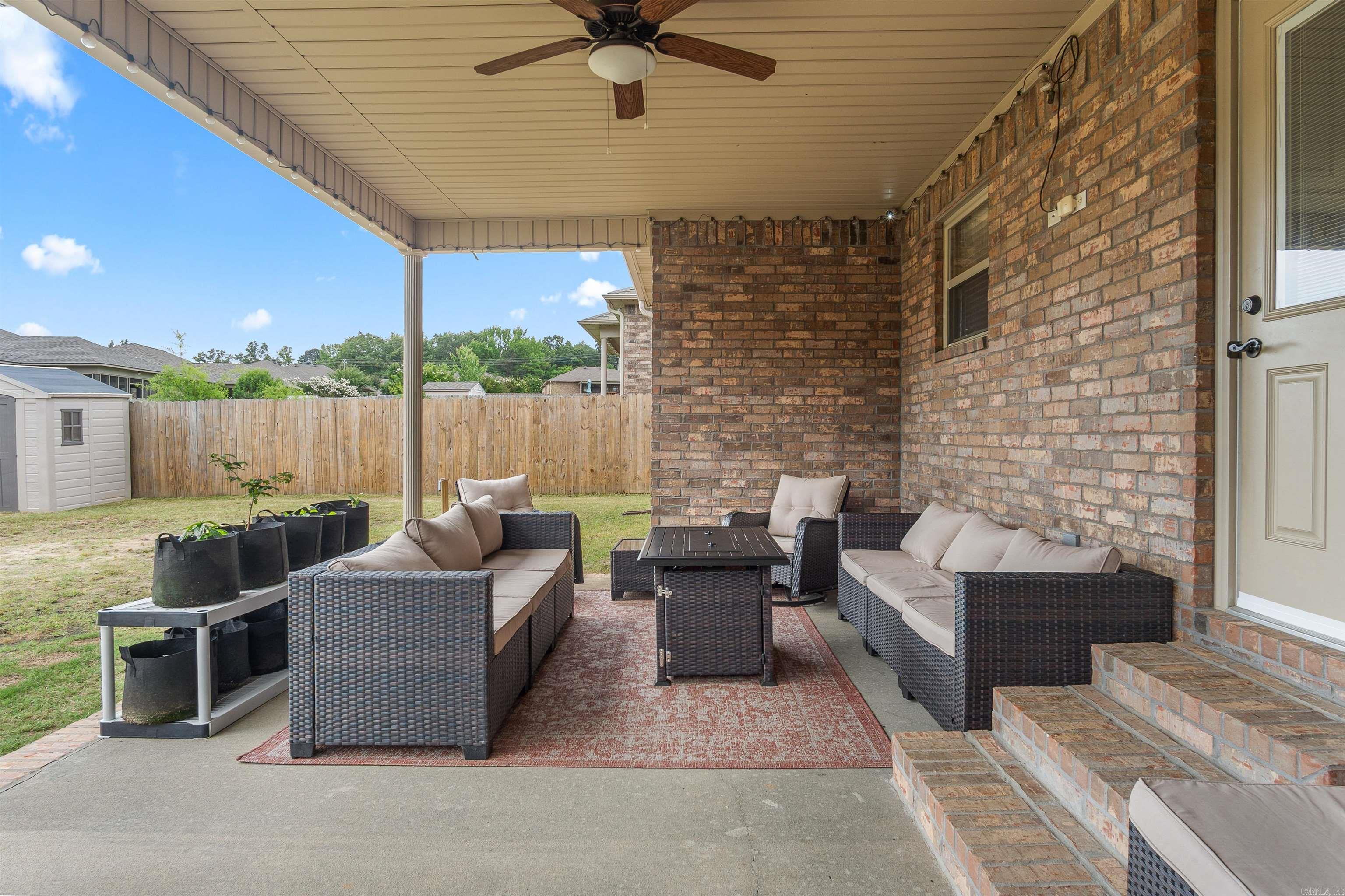 26 Huntington  Austin, AR