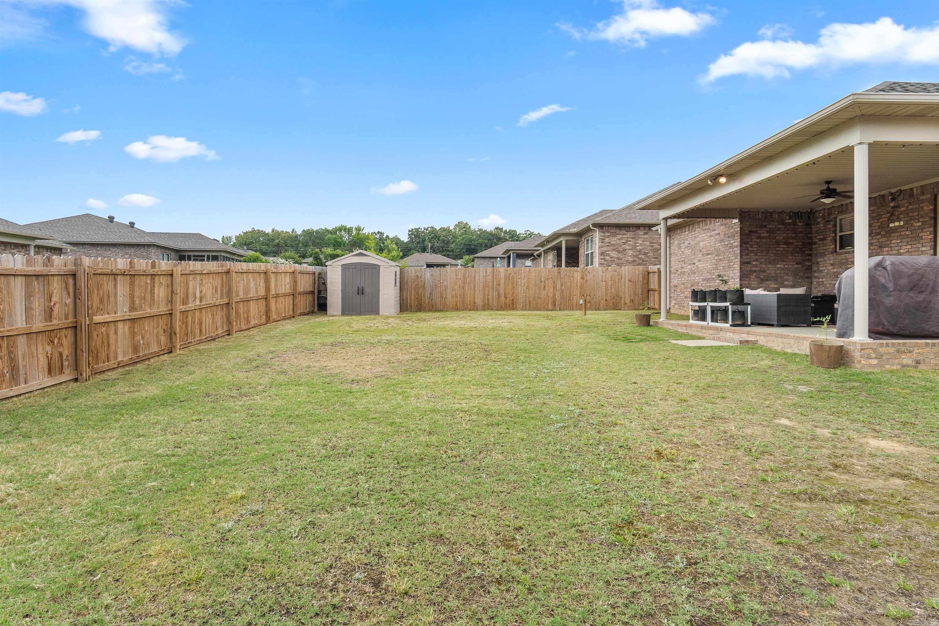 26 Huntington  Austin, AR