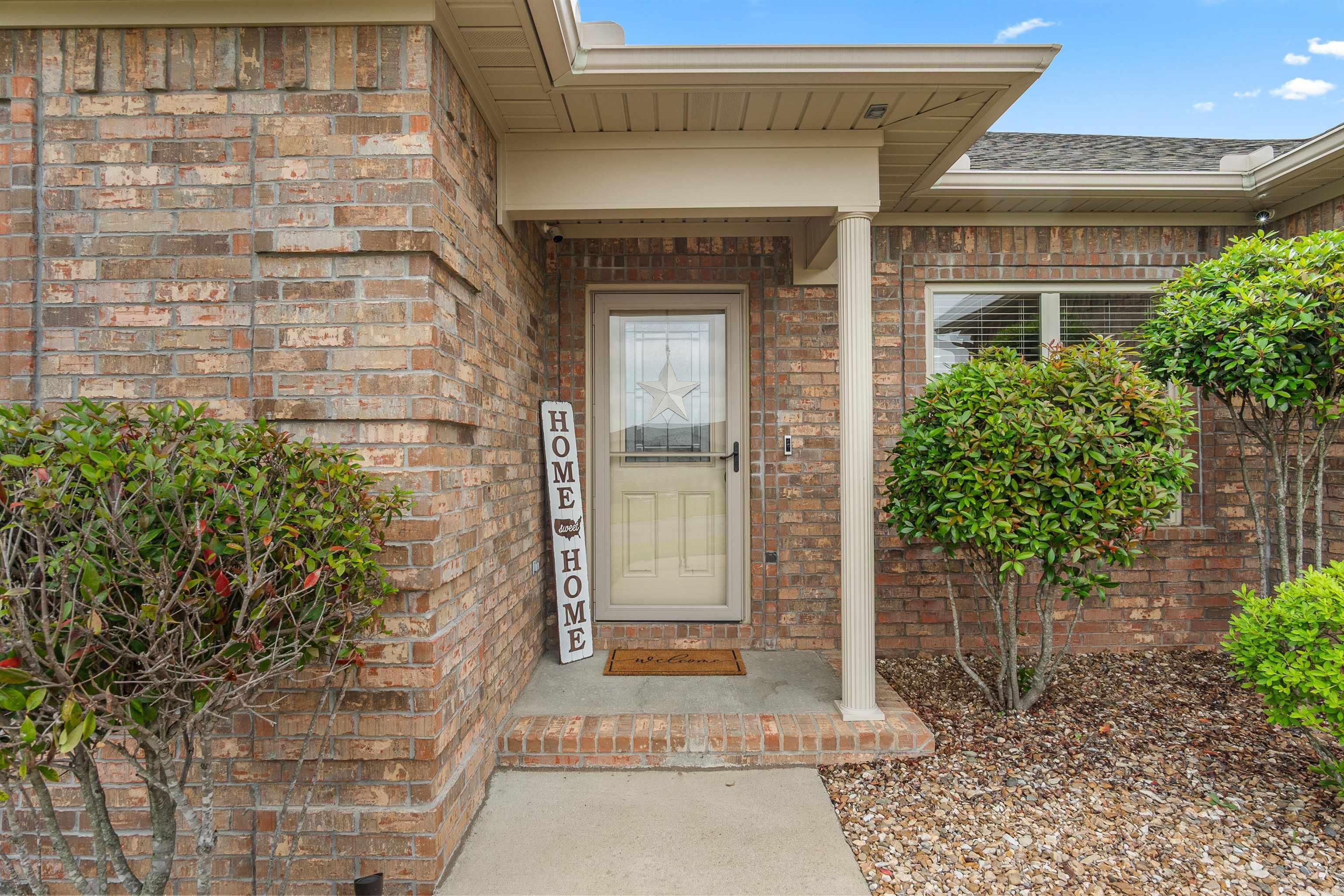 26 Huntington  Austin, AR