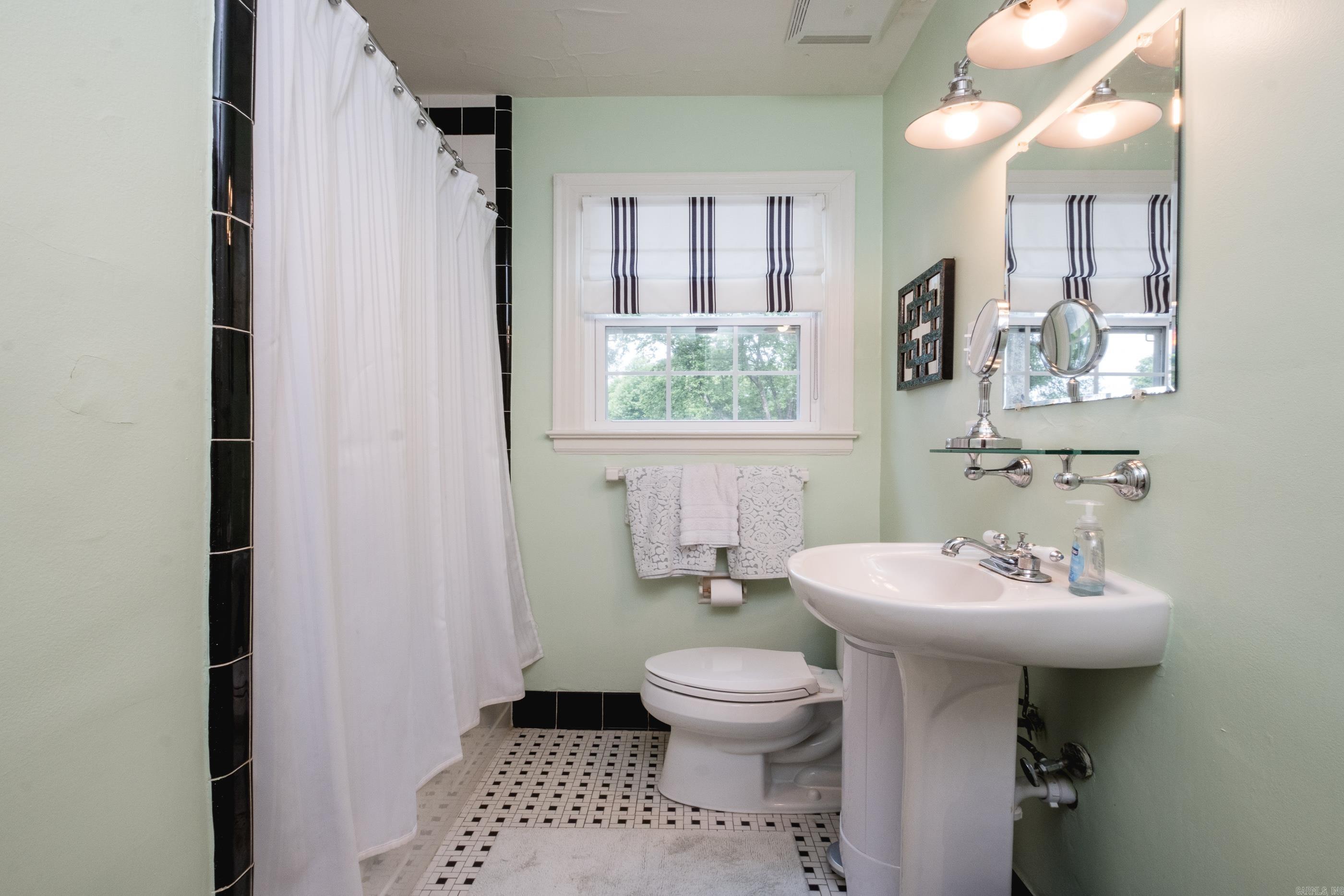 5913 Hawthorne  Little Rock, AR