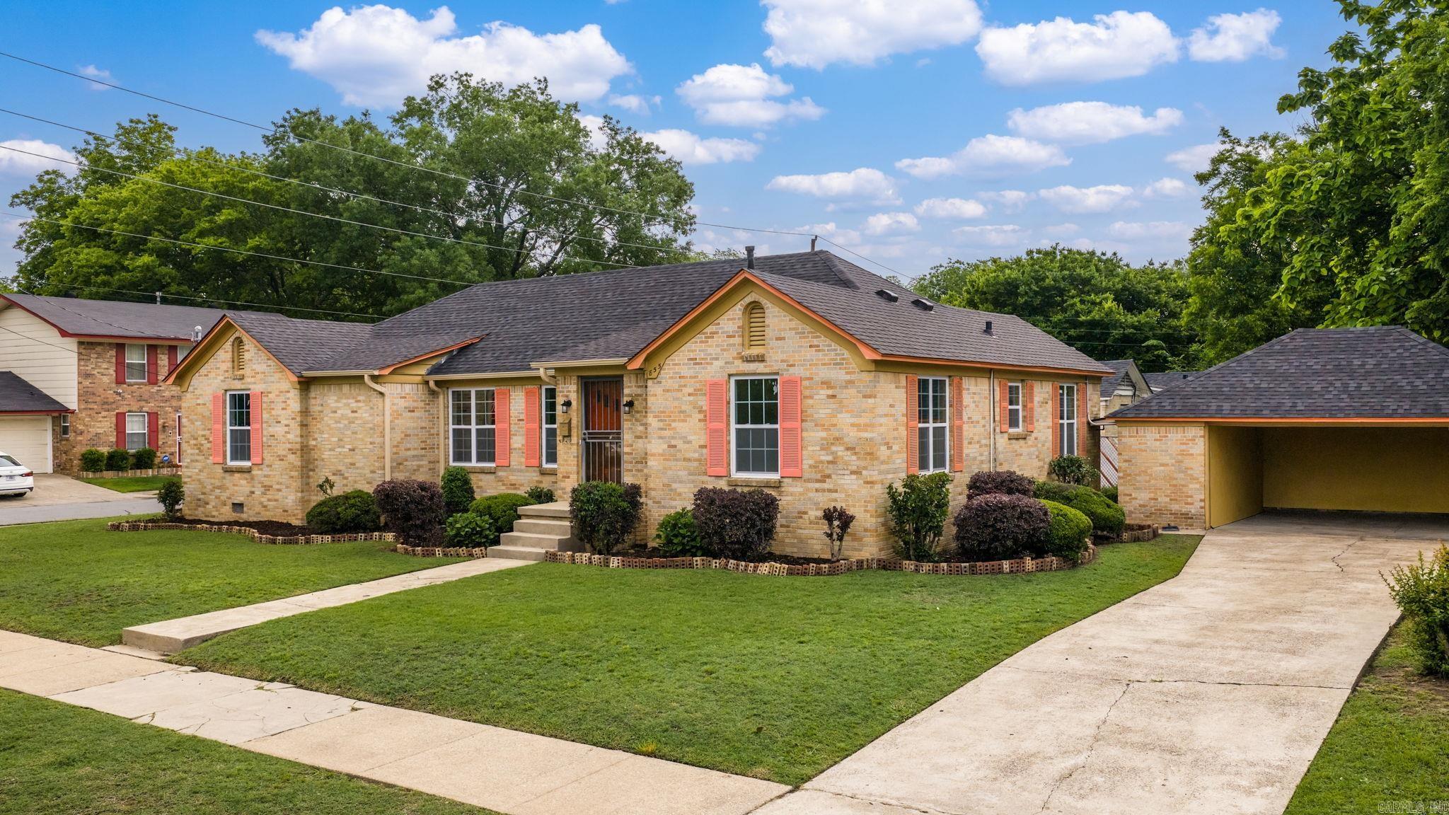 1855 S Izard  Little Rock, AR