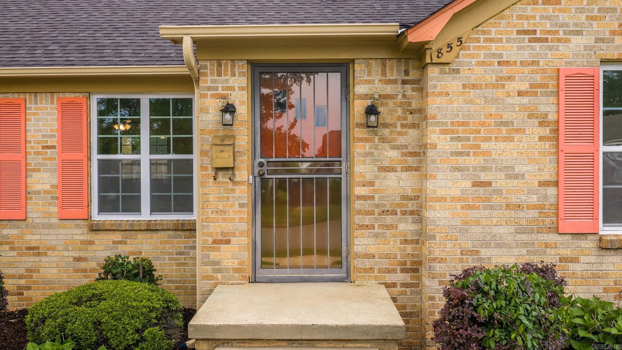 1855 S Izard  Little Rock, AR