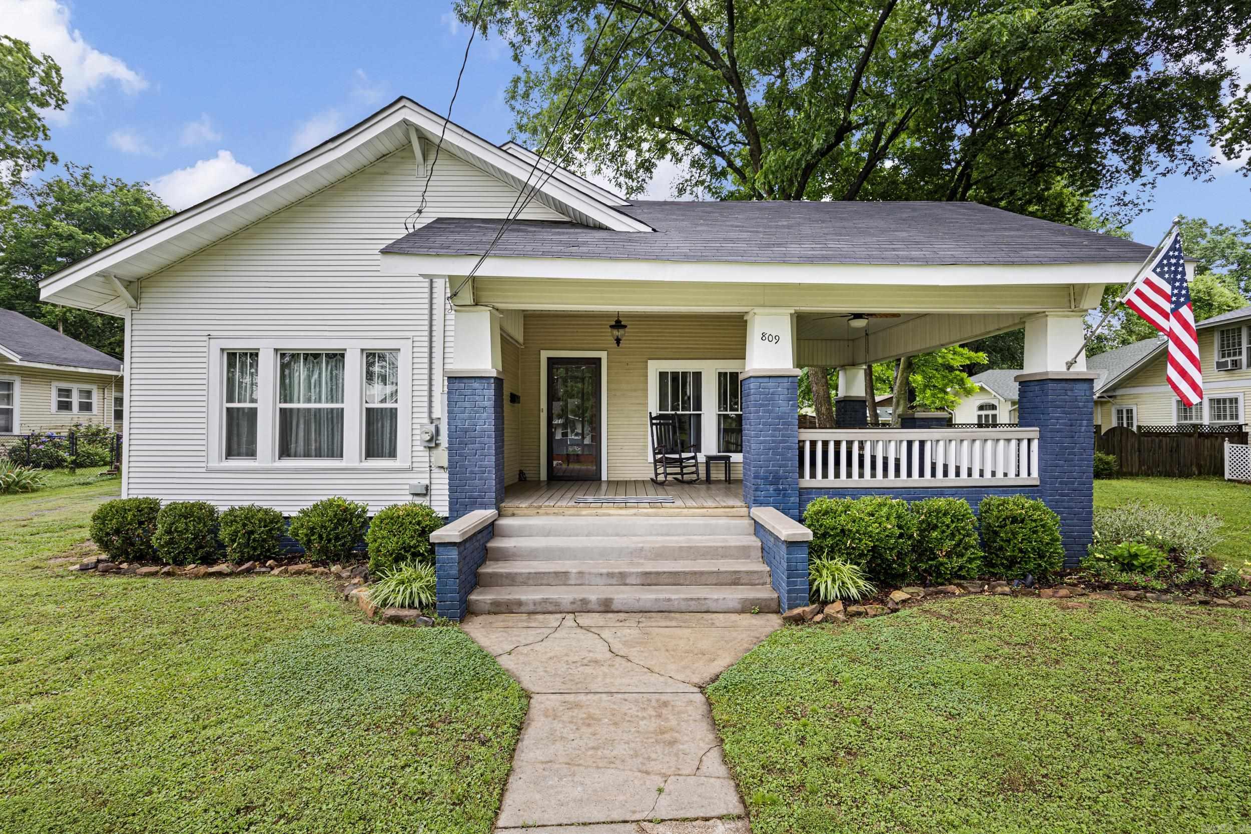 809 N Oak  Morrilton, AR