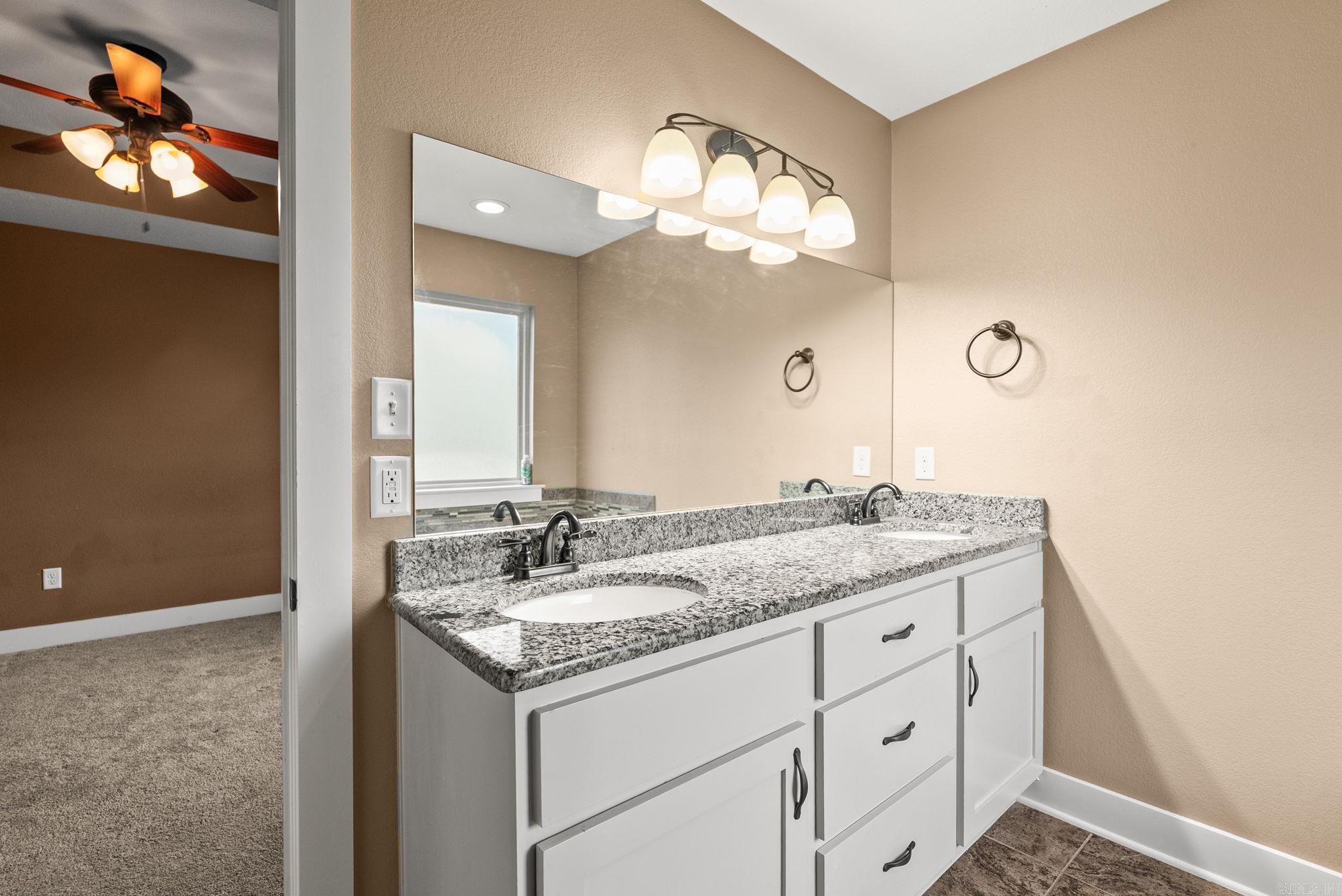 13 Tigers Eye  Greenbrier, AR