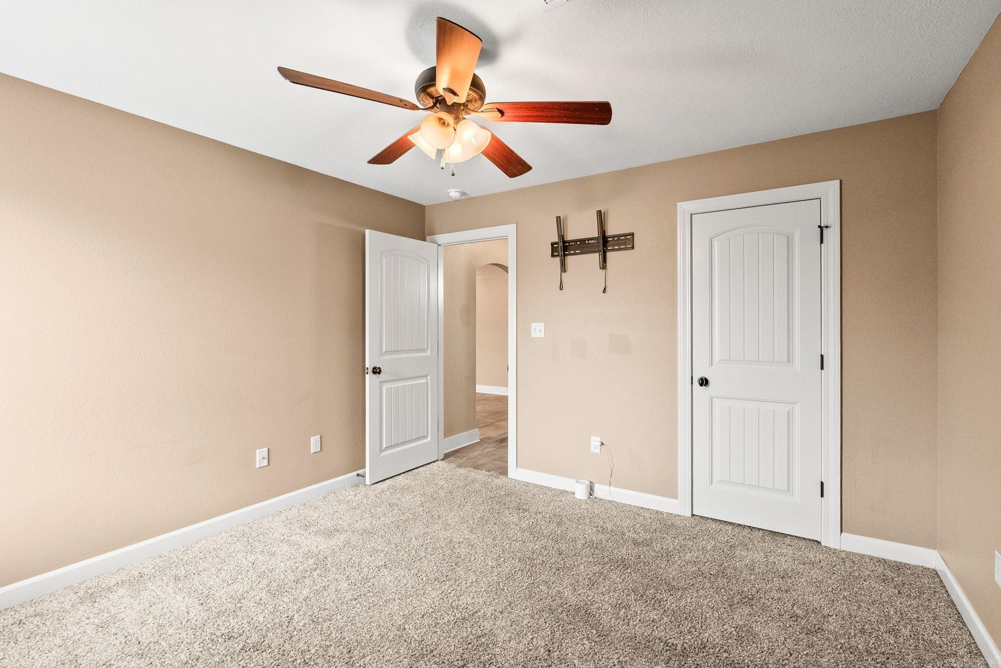 13 Tigers Eye  Greenbrier, AR