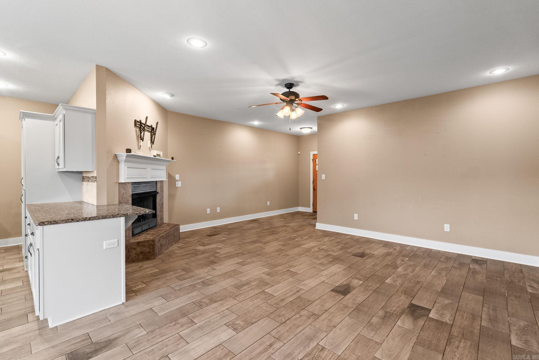 13 Tigers Eye  Greenbrier, AR