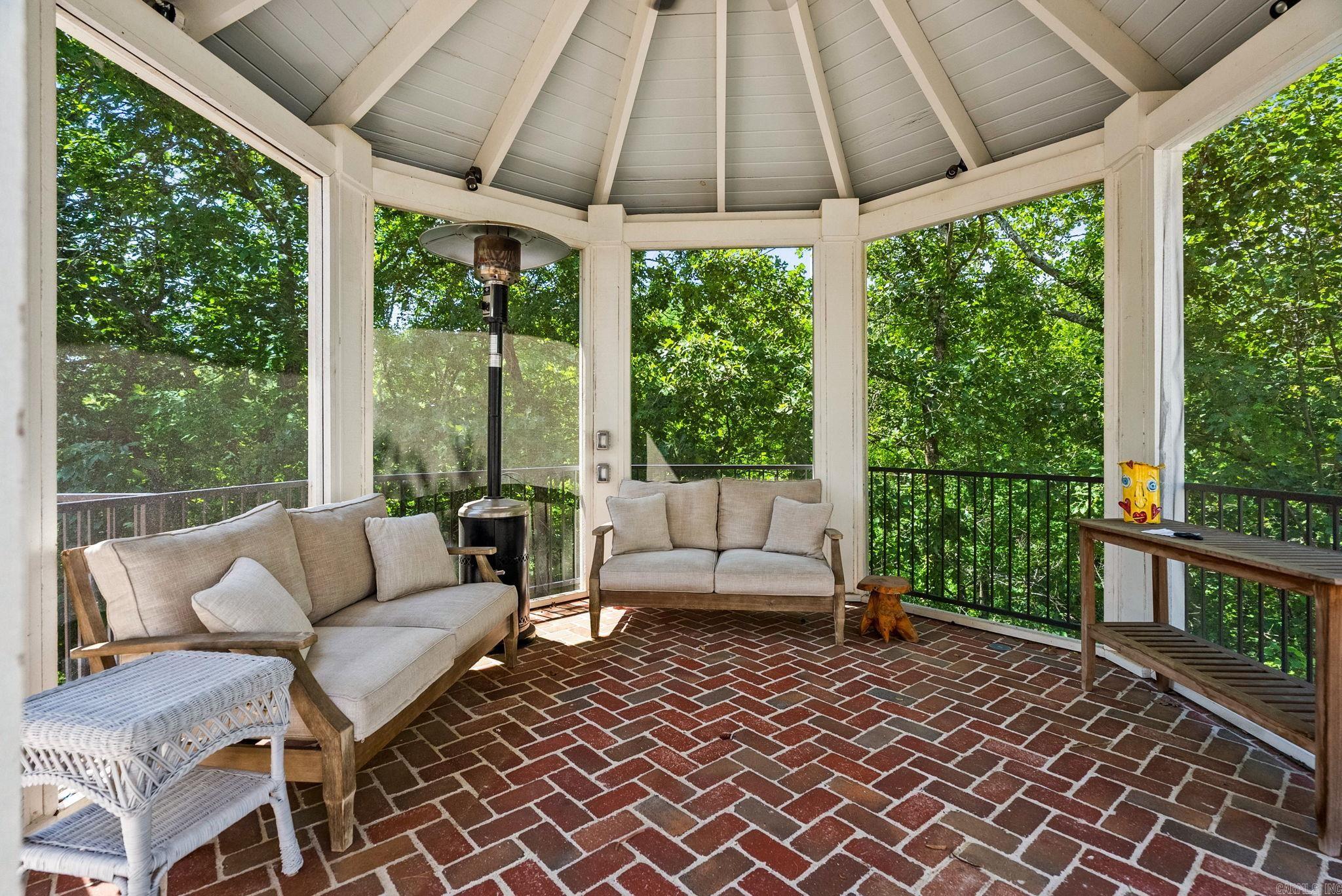 25 E Palisades  Little Rock, AR