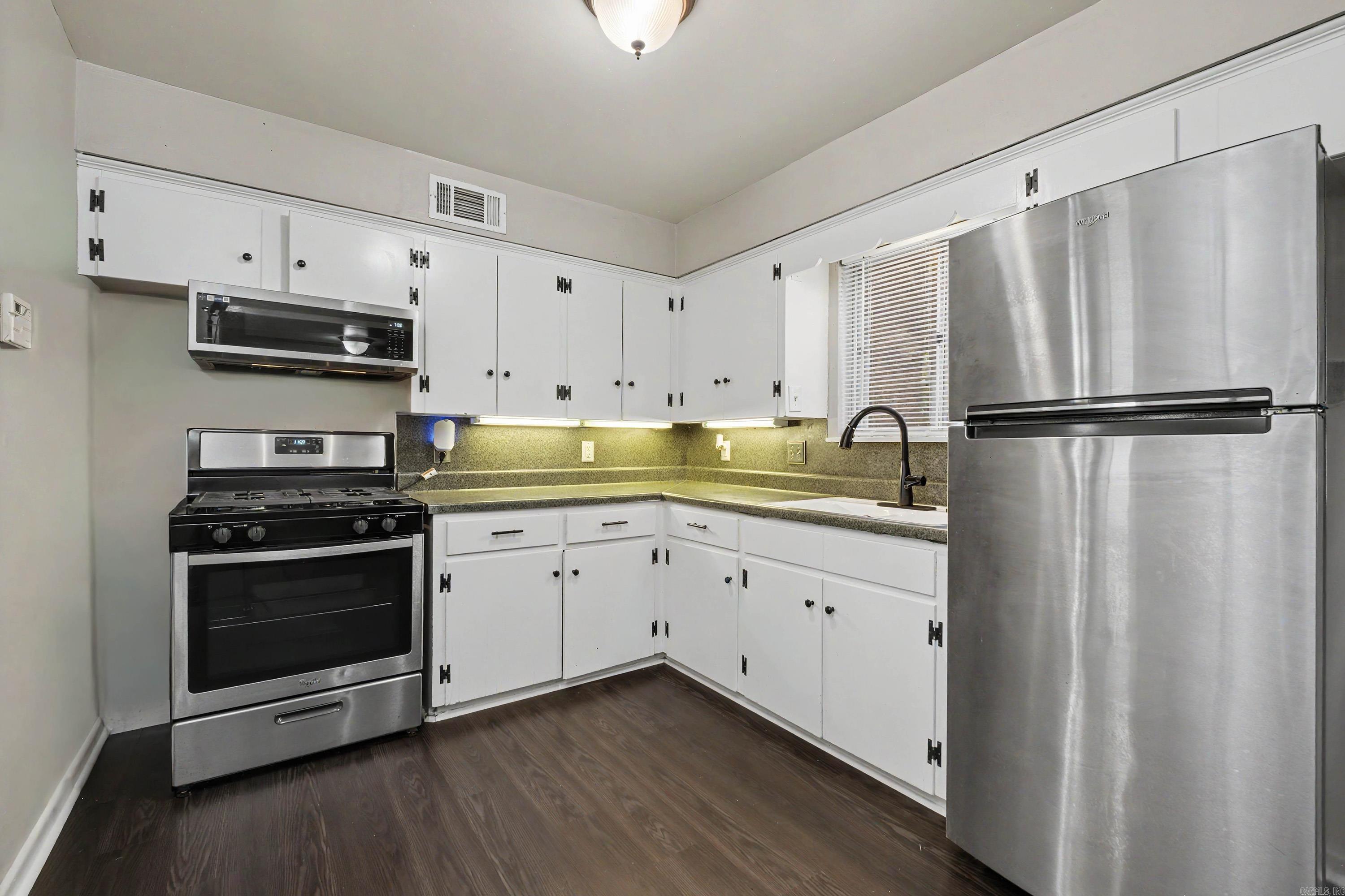 21 Lawrence  Little Rock, AR