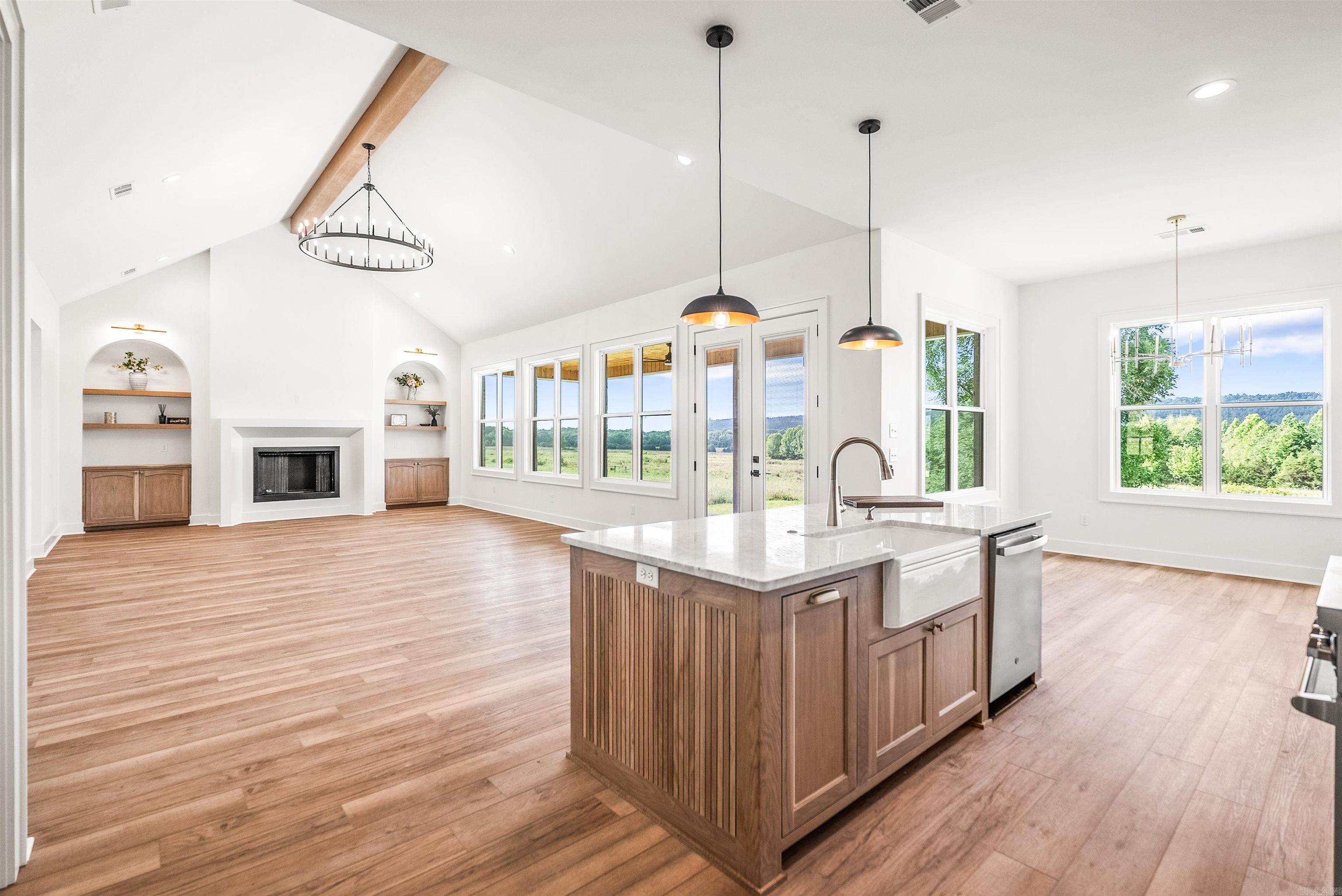240 Castleberry  Greenbrier, AR
