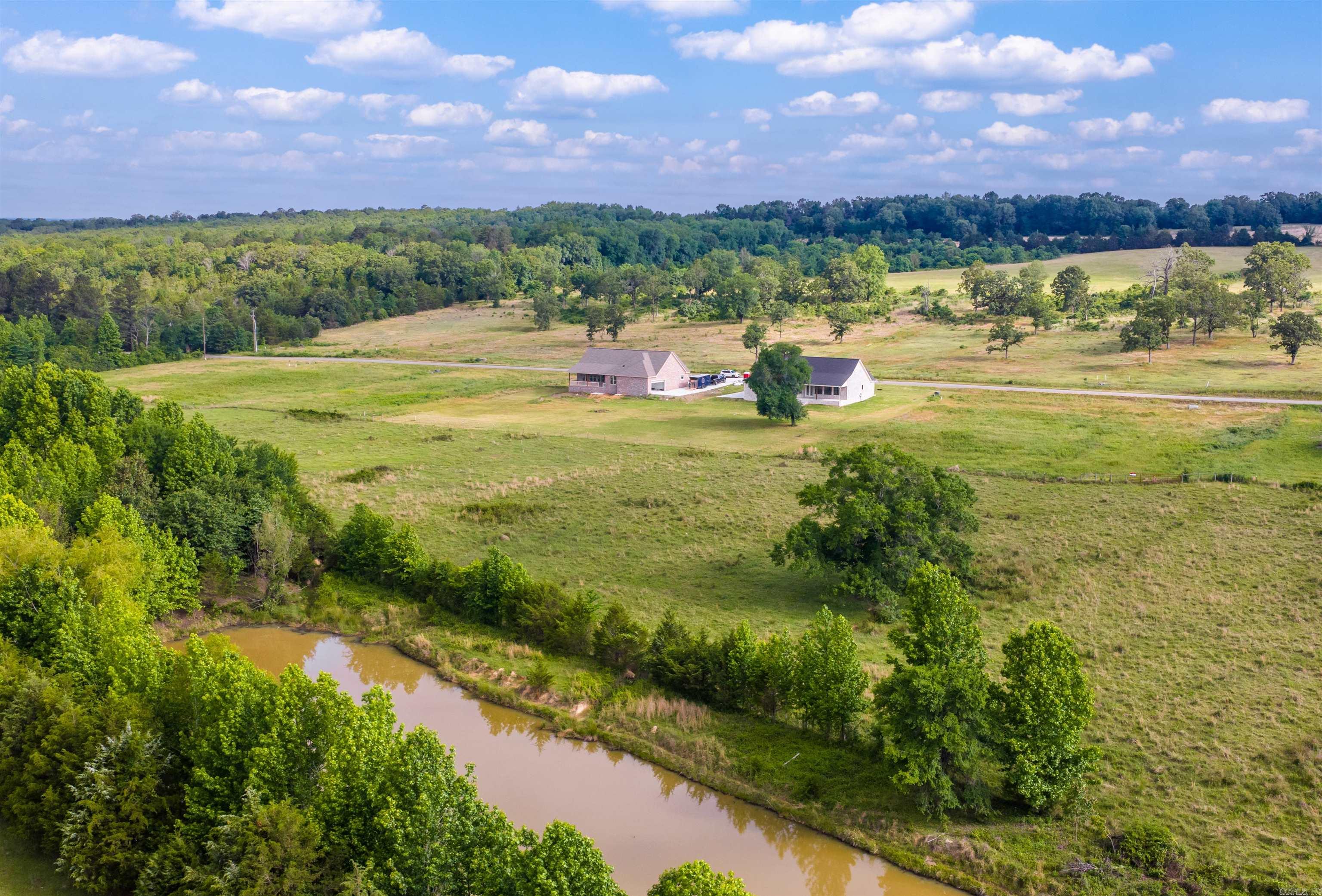 240 Castleberry  Greenbrier, AR