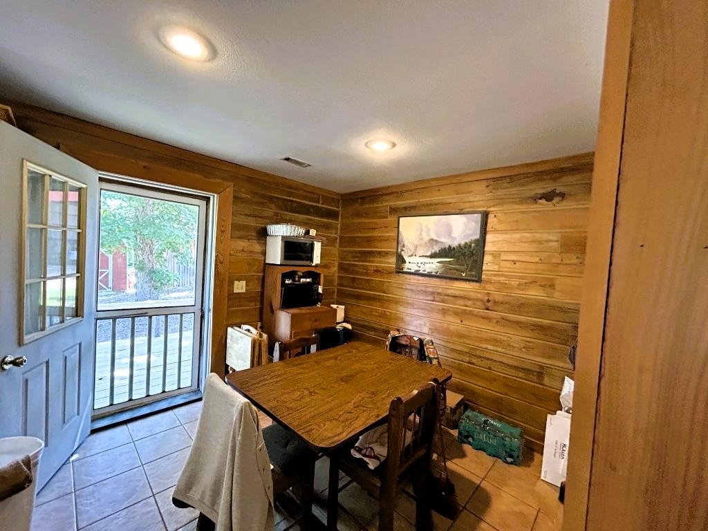 2731 Holmes  Mountain View, AR