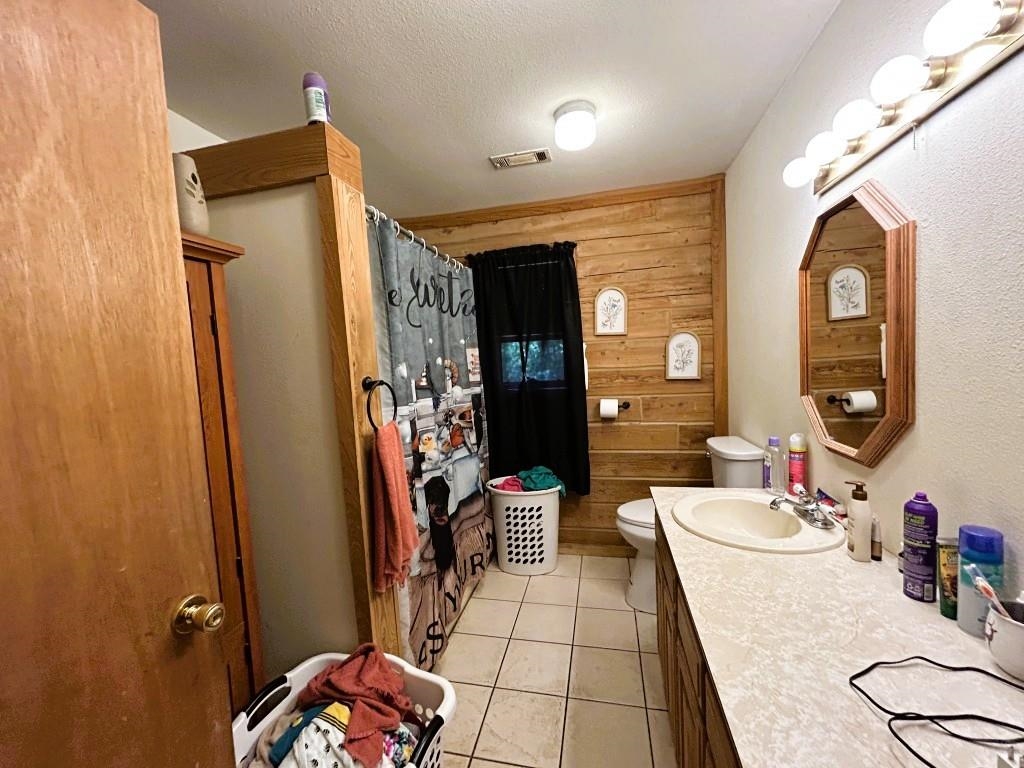 2731 Holmes  Mountain View, AR