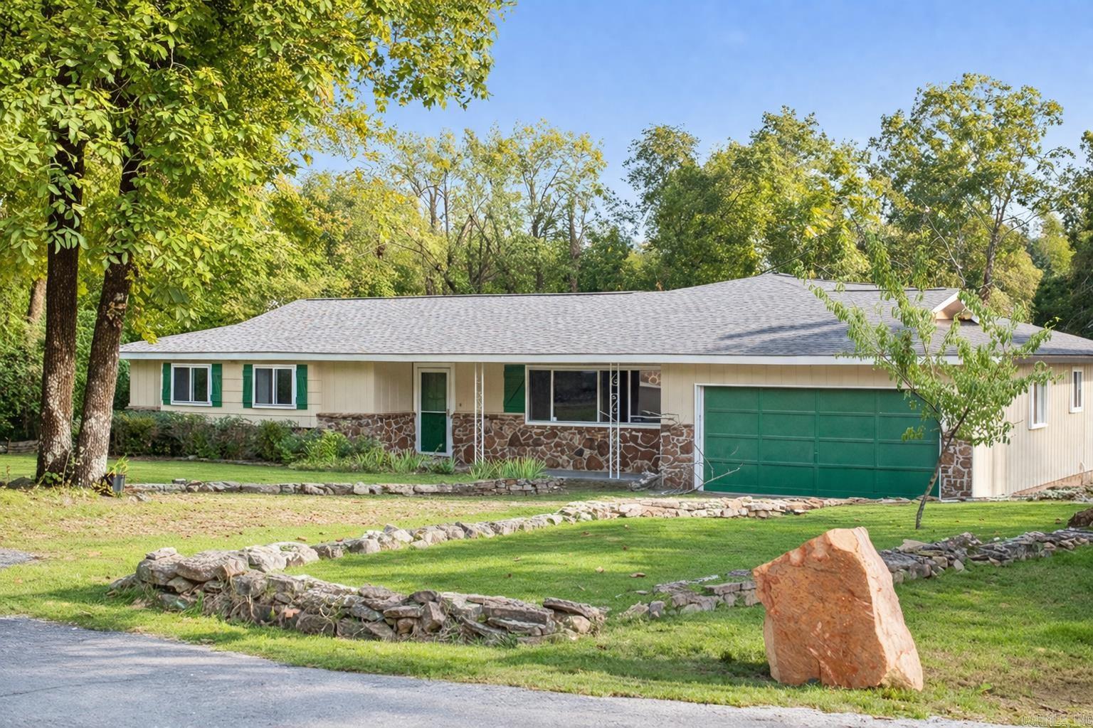 908 Oak  Mountain View, AR