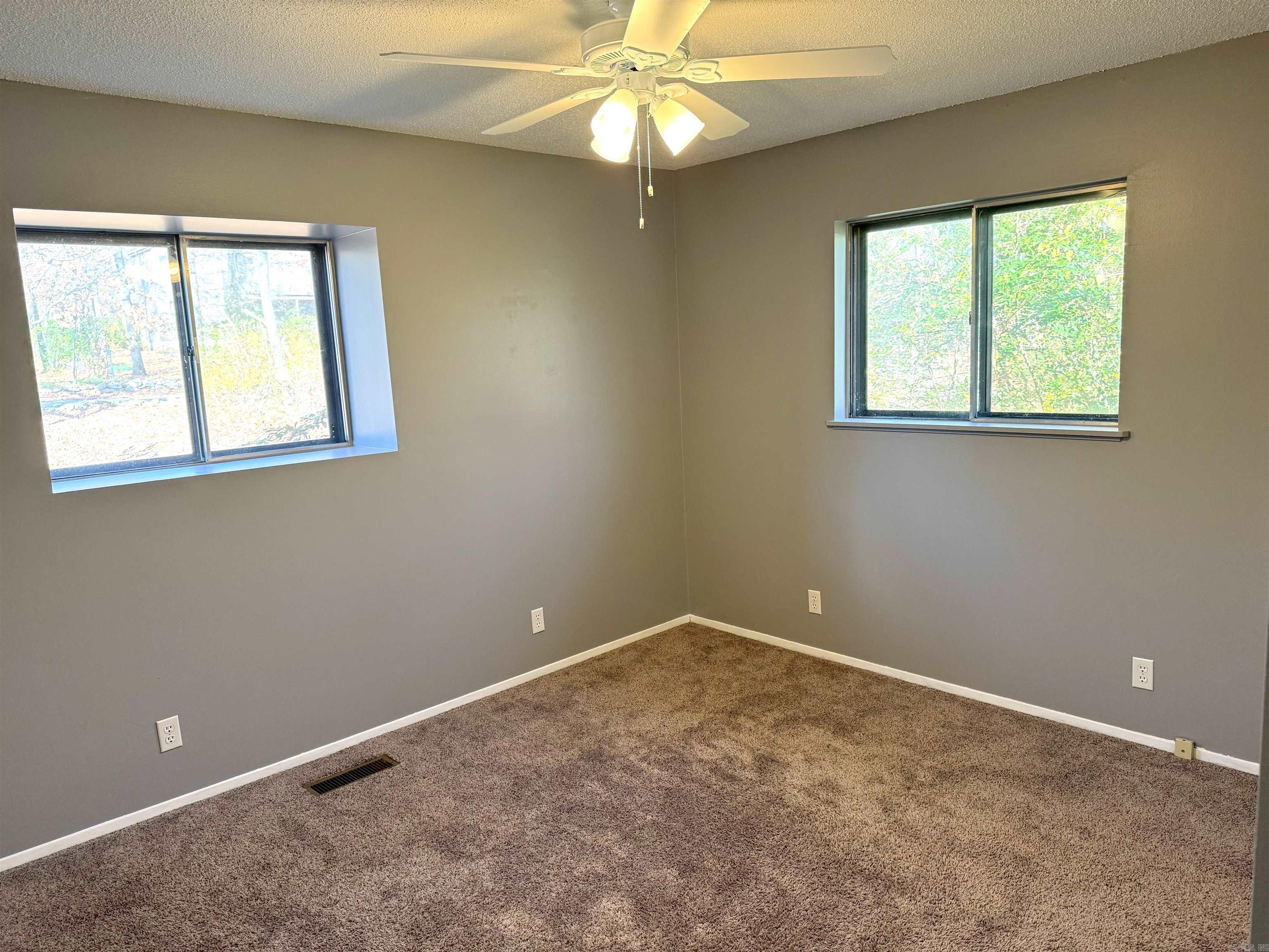 908 Oak  Mountain View, AR