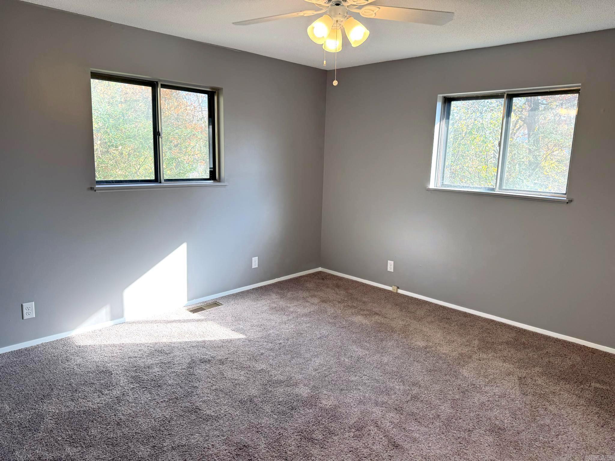 908 Oak  Mountain View, AR