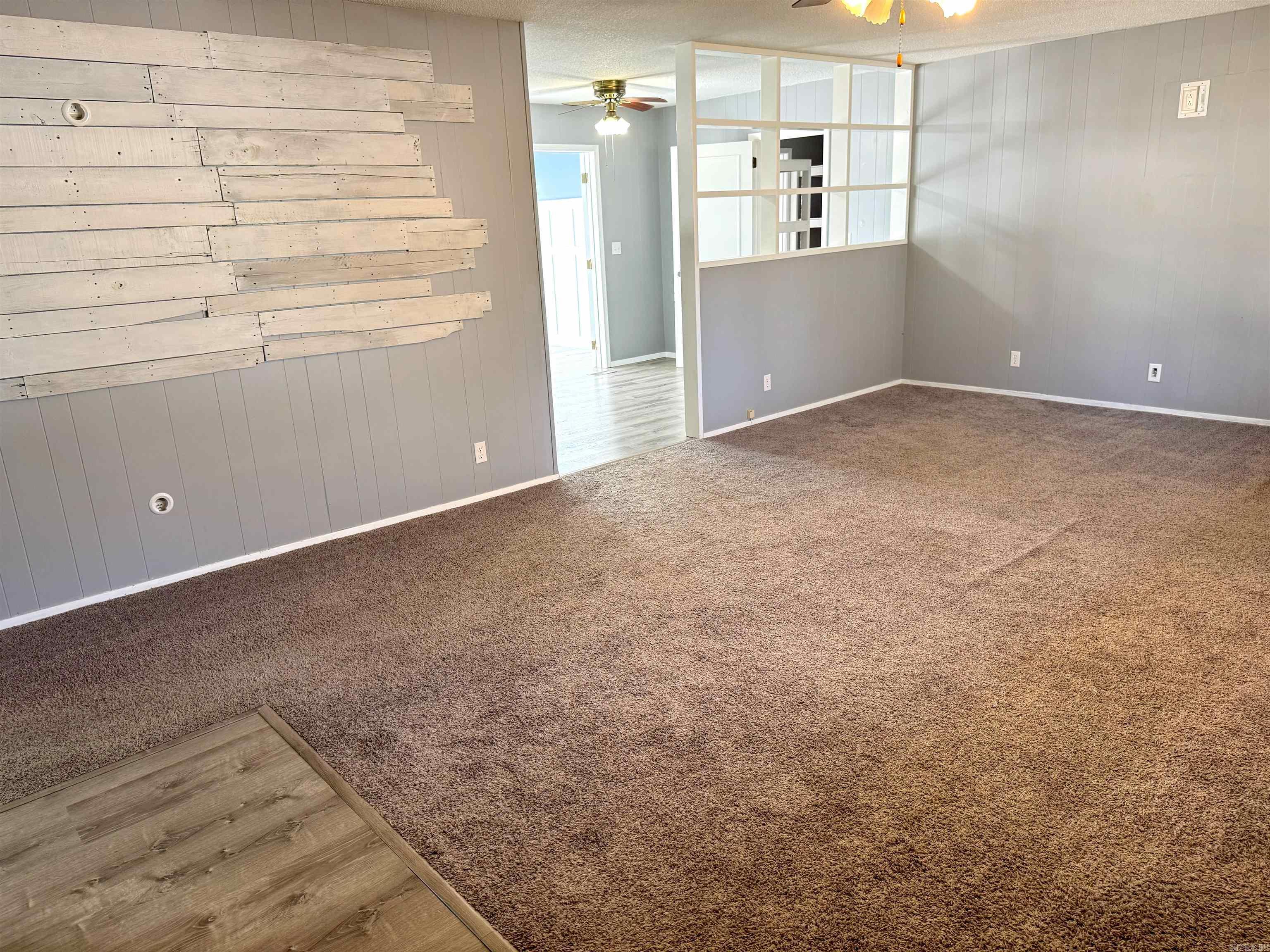 908 Oak  Mountain View, AR