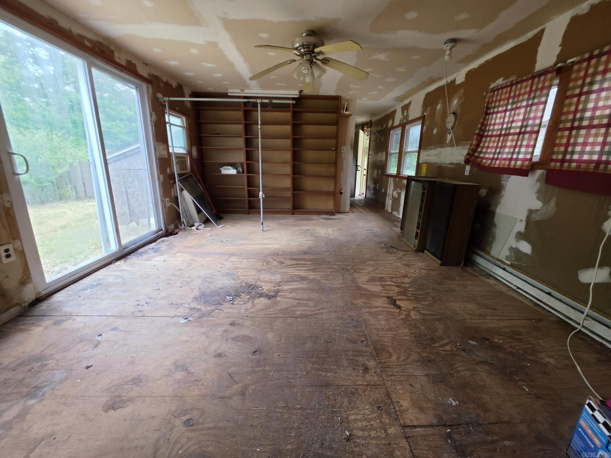 295 Black Oak  Mammoth Spring, AR