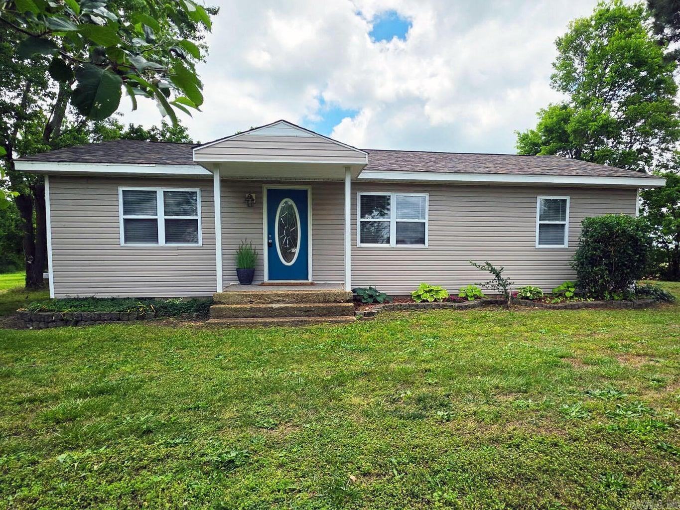 109 Manilla  Koshkonong, MO