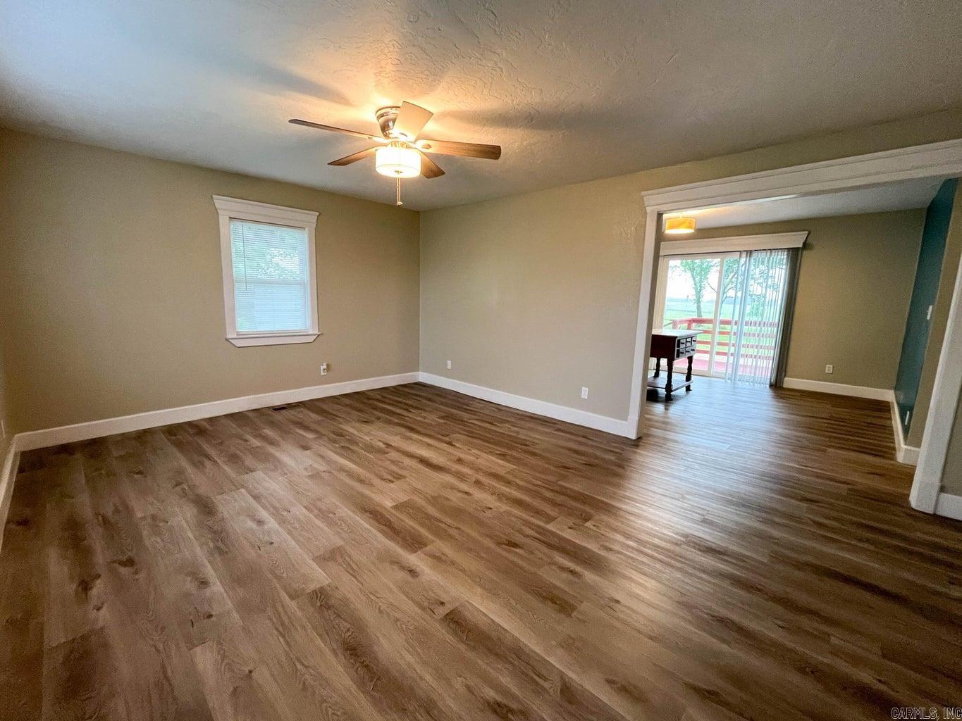109 Manilla  Koshkonong, MO