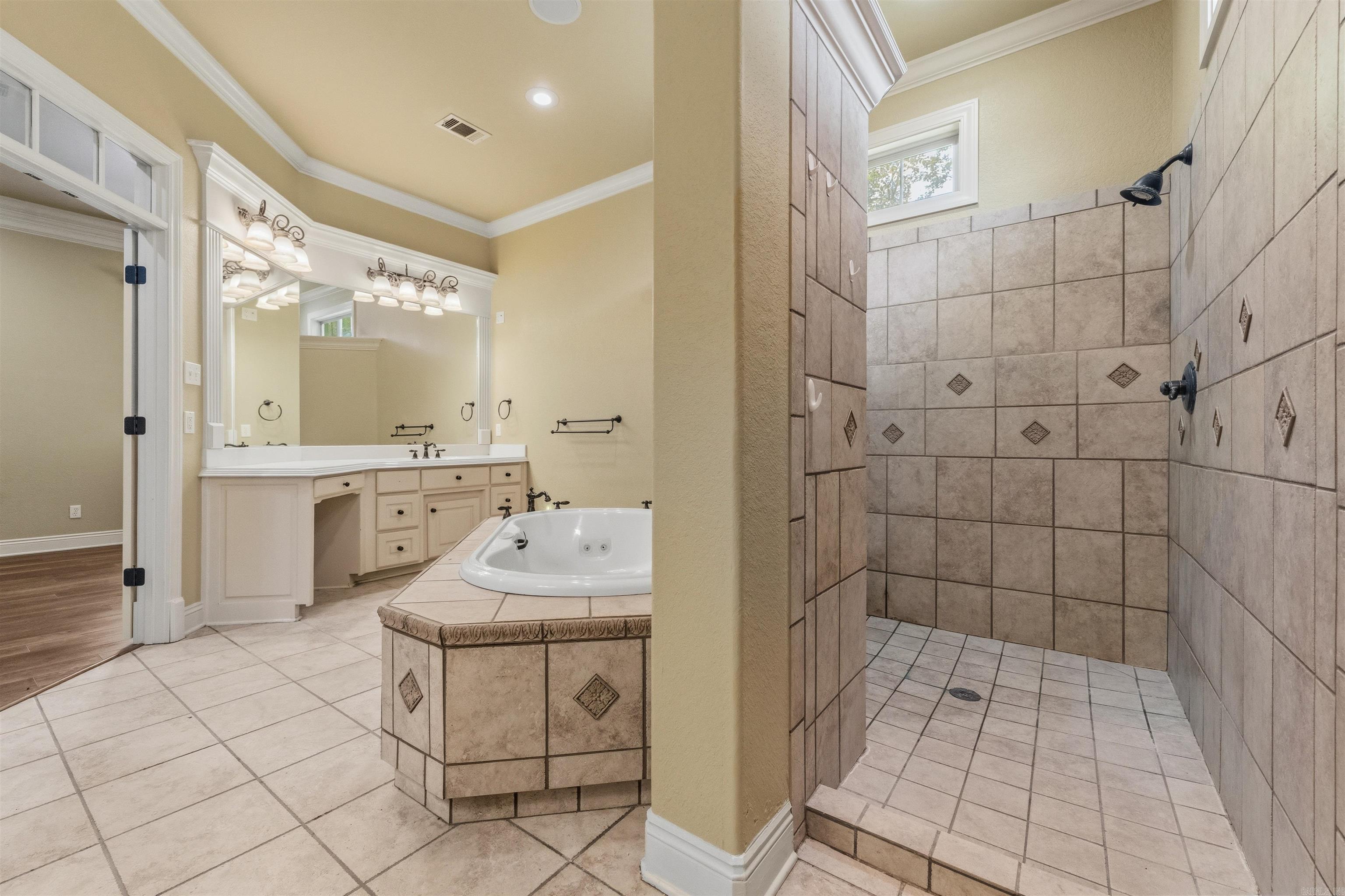 305 Edgewood Dr  Cabot, AR