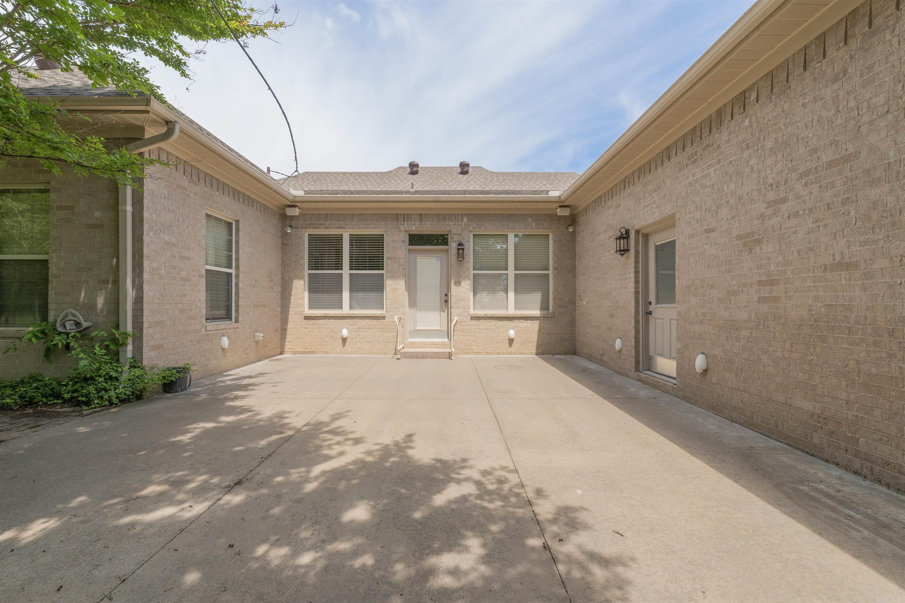 305 Edgewood Dr  Cabot, AR