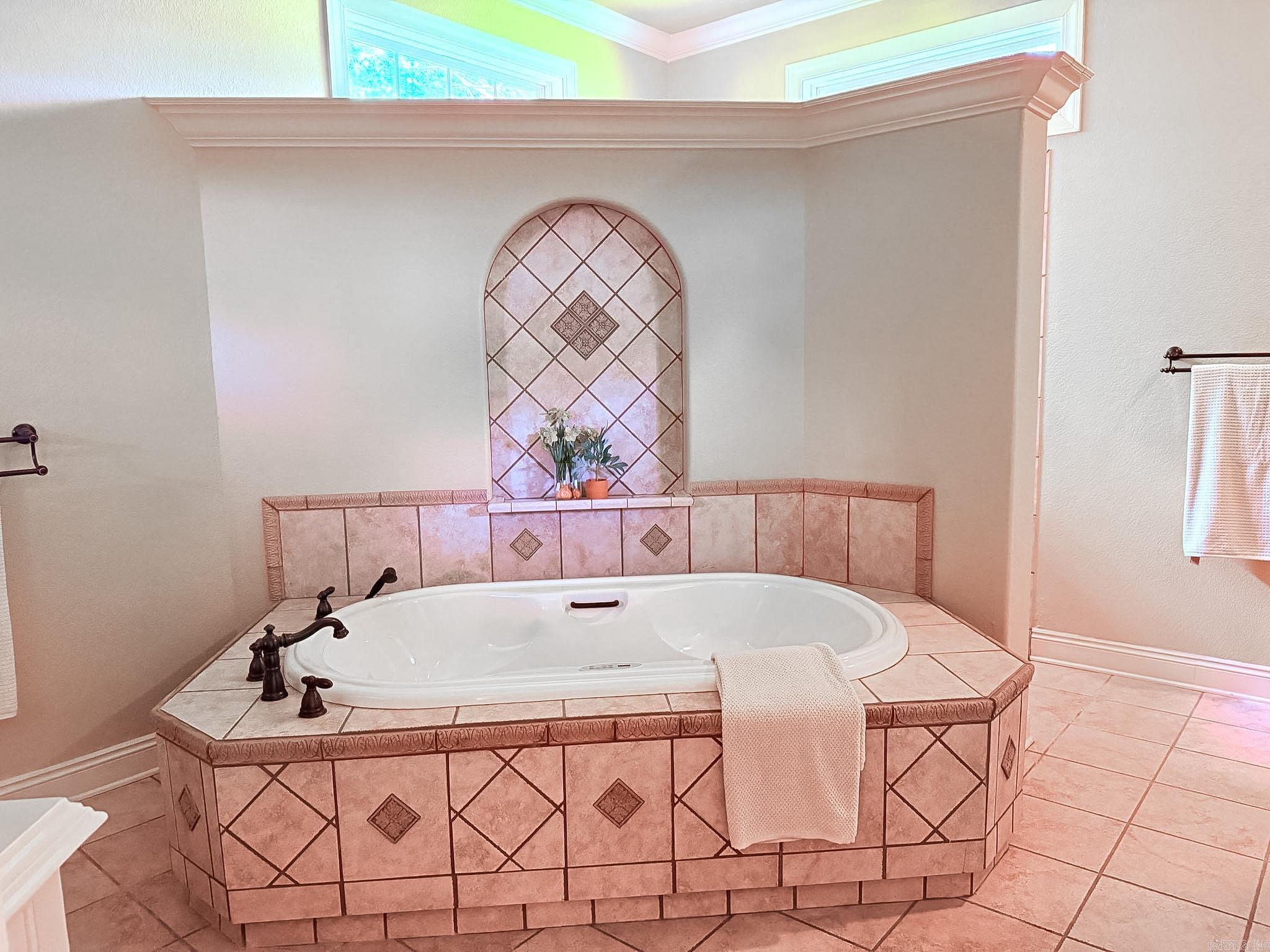 305 Edgewood Dr Cabot, AR 72023