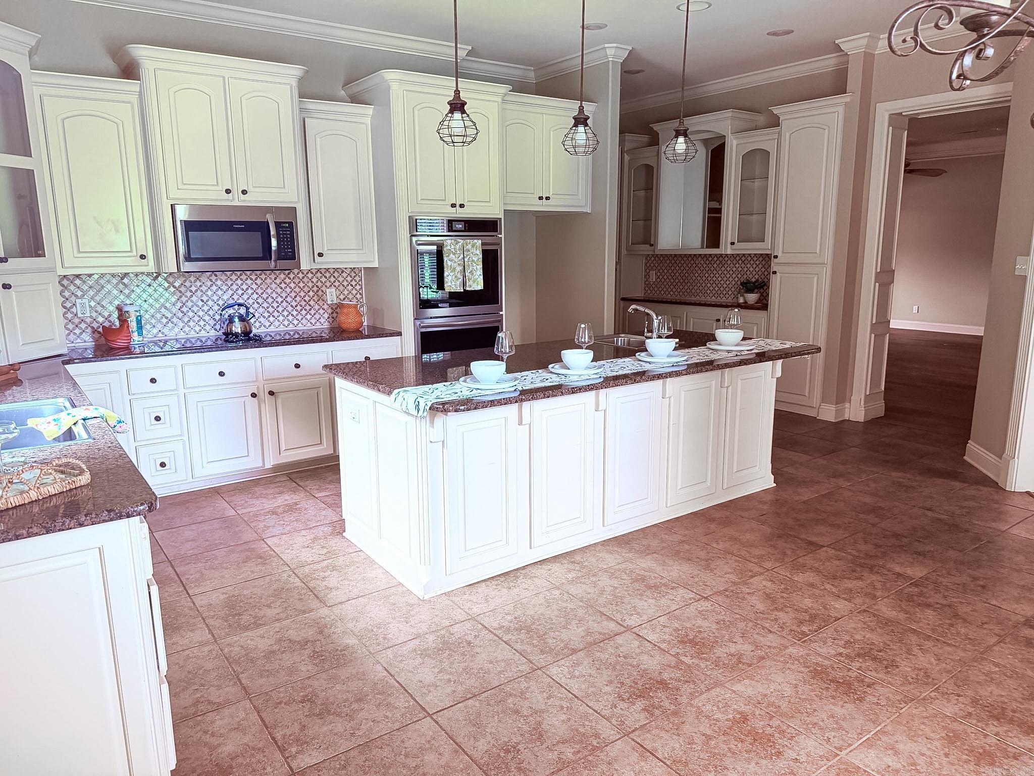305 Edgewood Dr Cabot, AR 72023