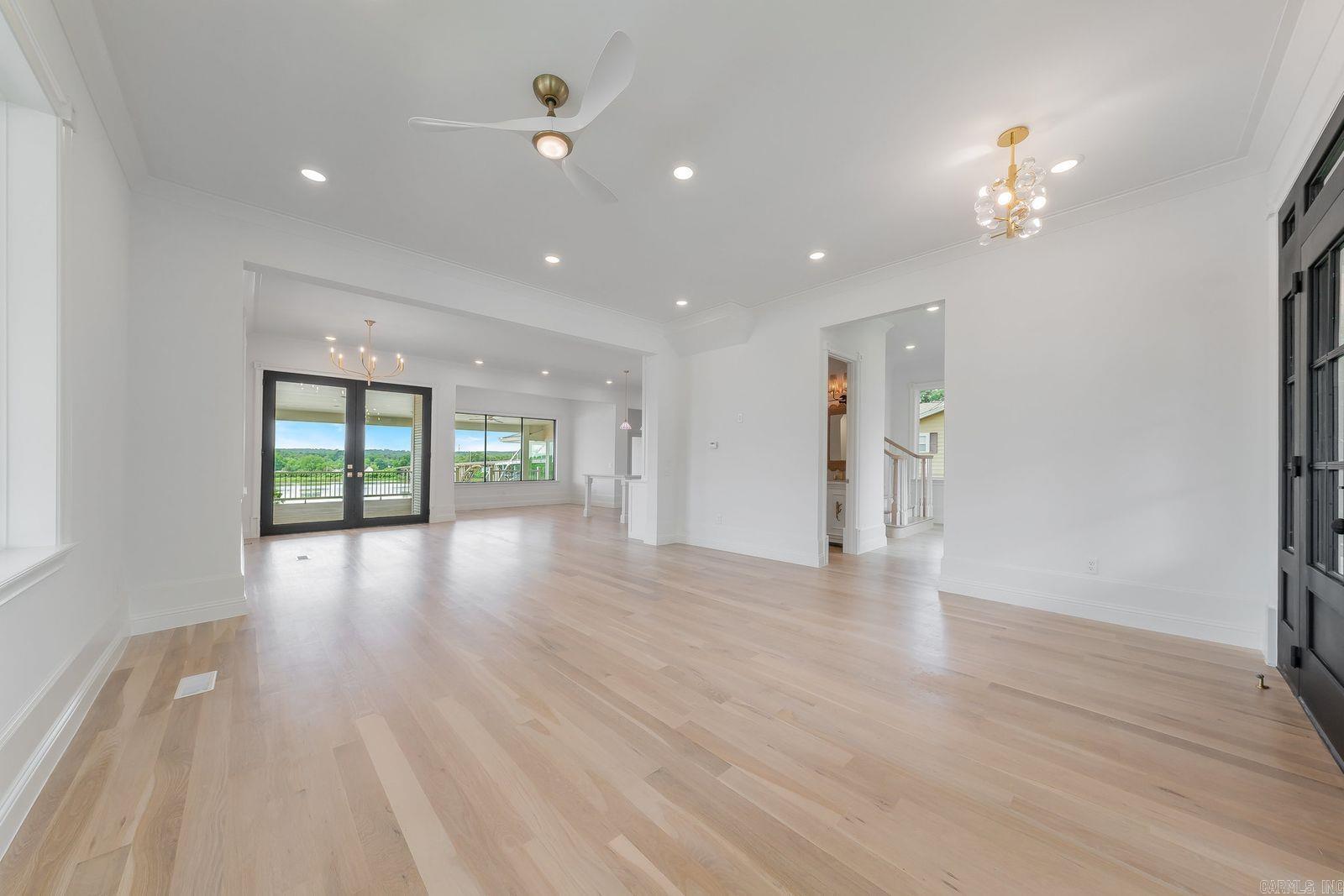 601 W River  Ozark, AR
