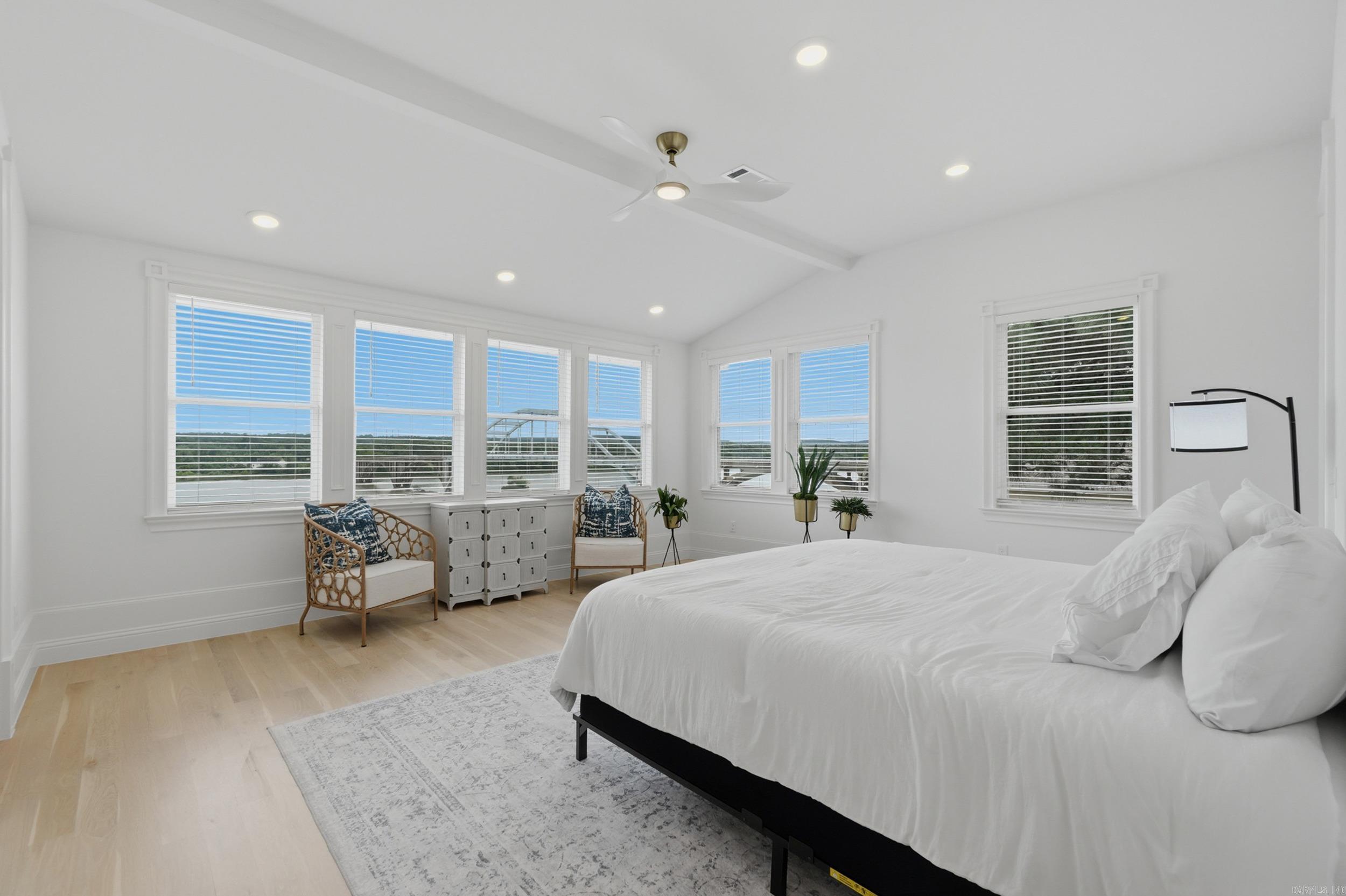 601 W River  Ozark, AR