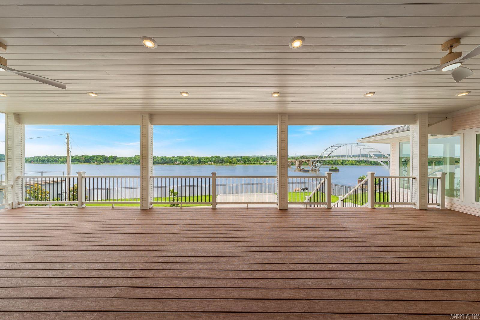 601 W River  Ozark, AR
