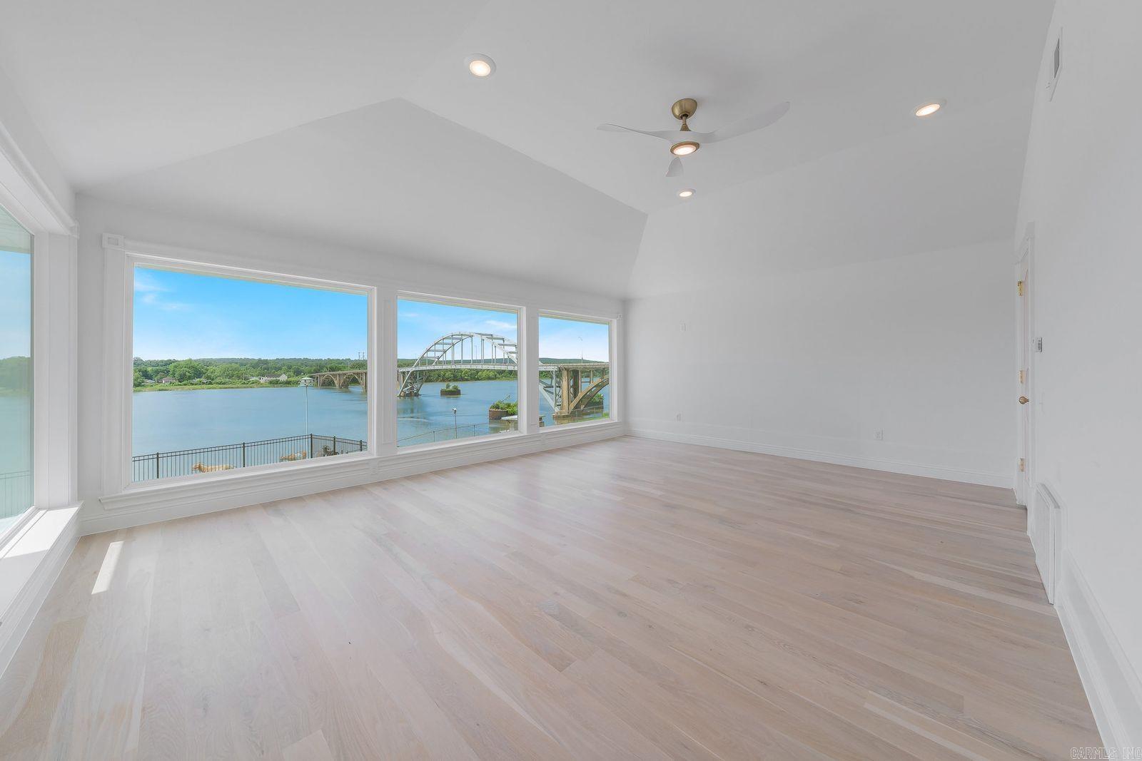 601 W River  Ozark, AR