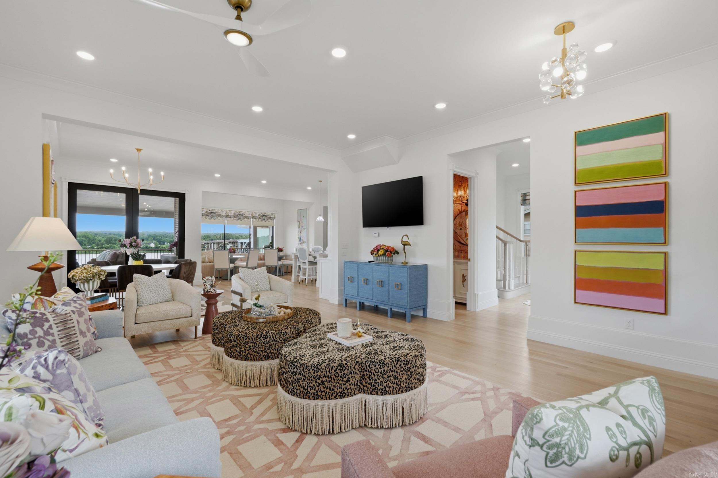 601 W River  Ozark, AR