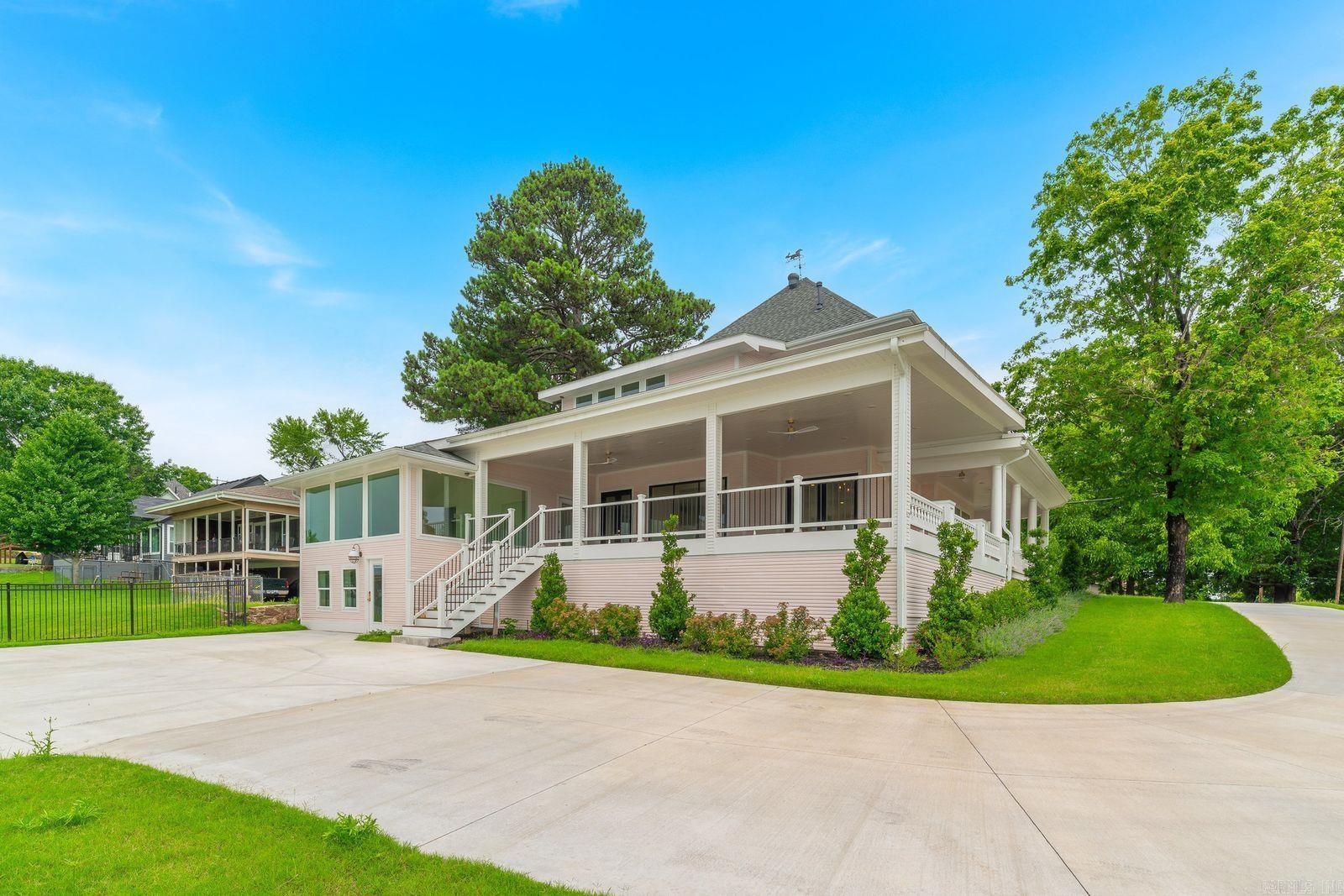 601 W River  Ozark, AR