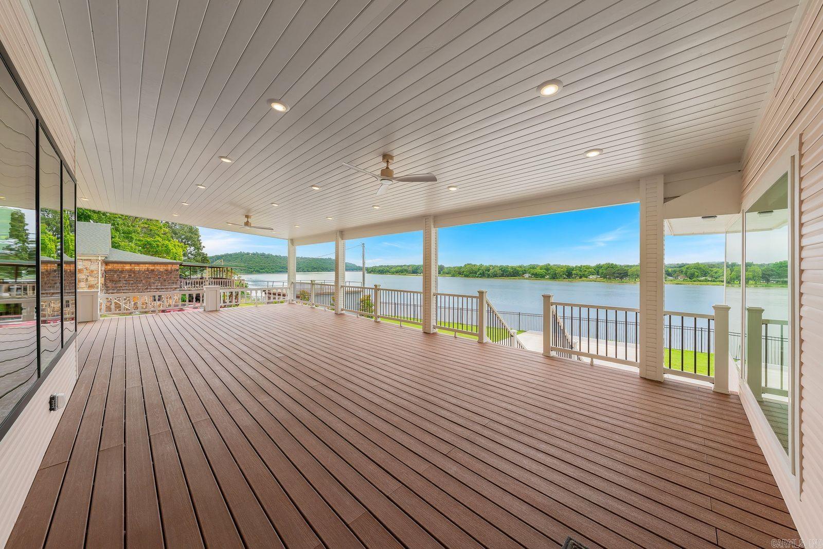 601 W River  Ozark, AR