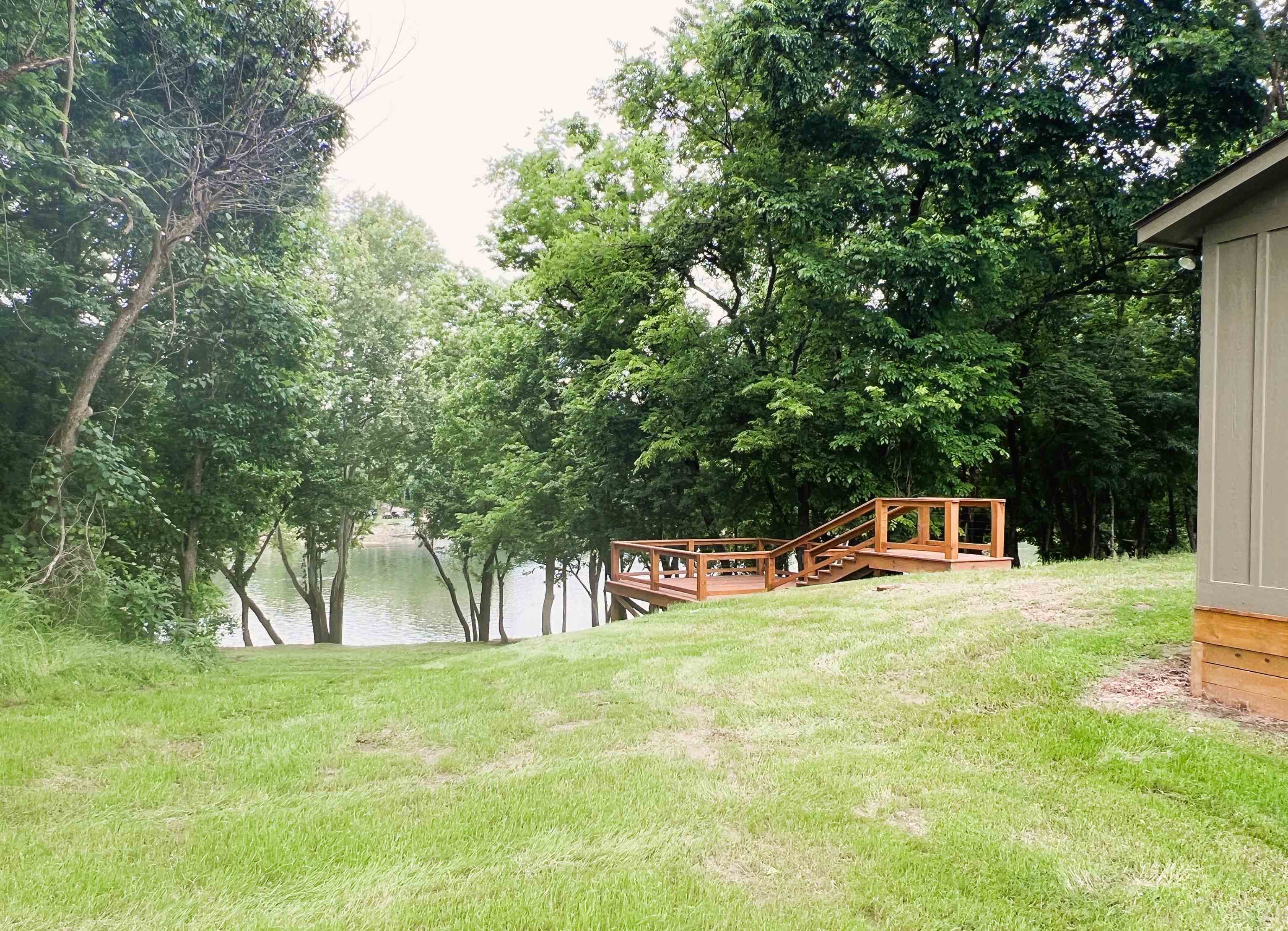 2 N Riverview  Mountain View, AR