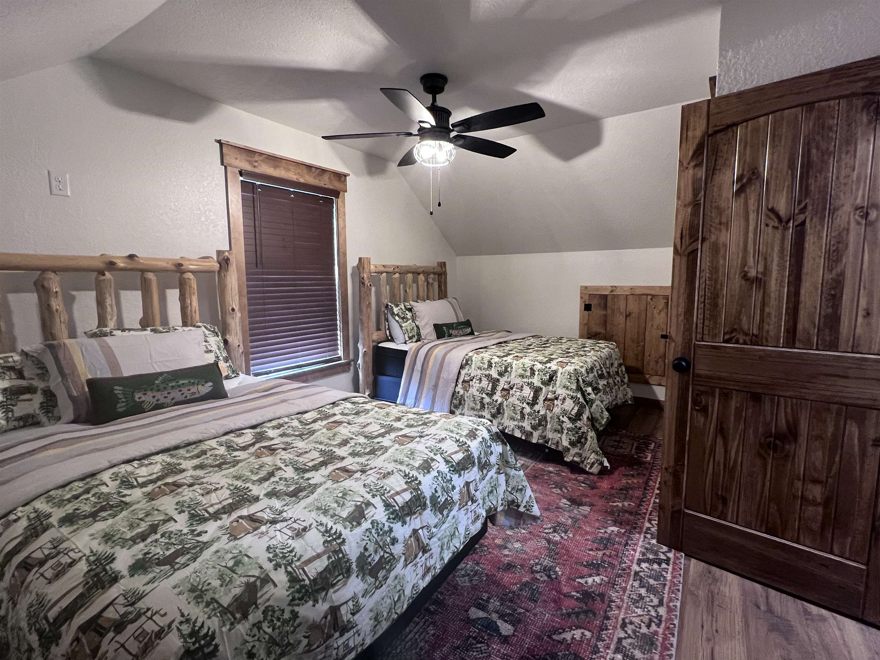 2 N Riverview  Mountain View, AR